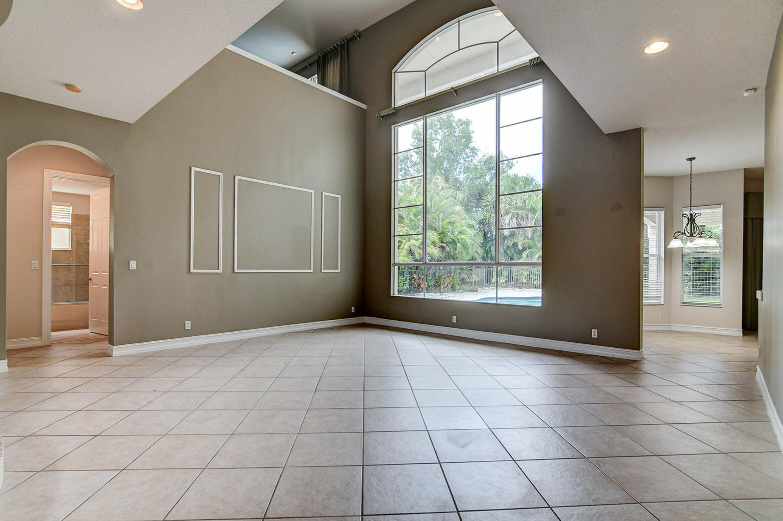 WELLINGTON VIEW - Residential Lease