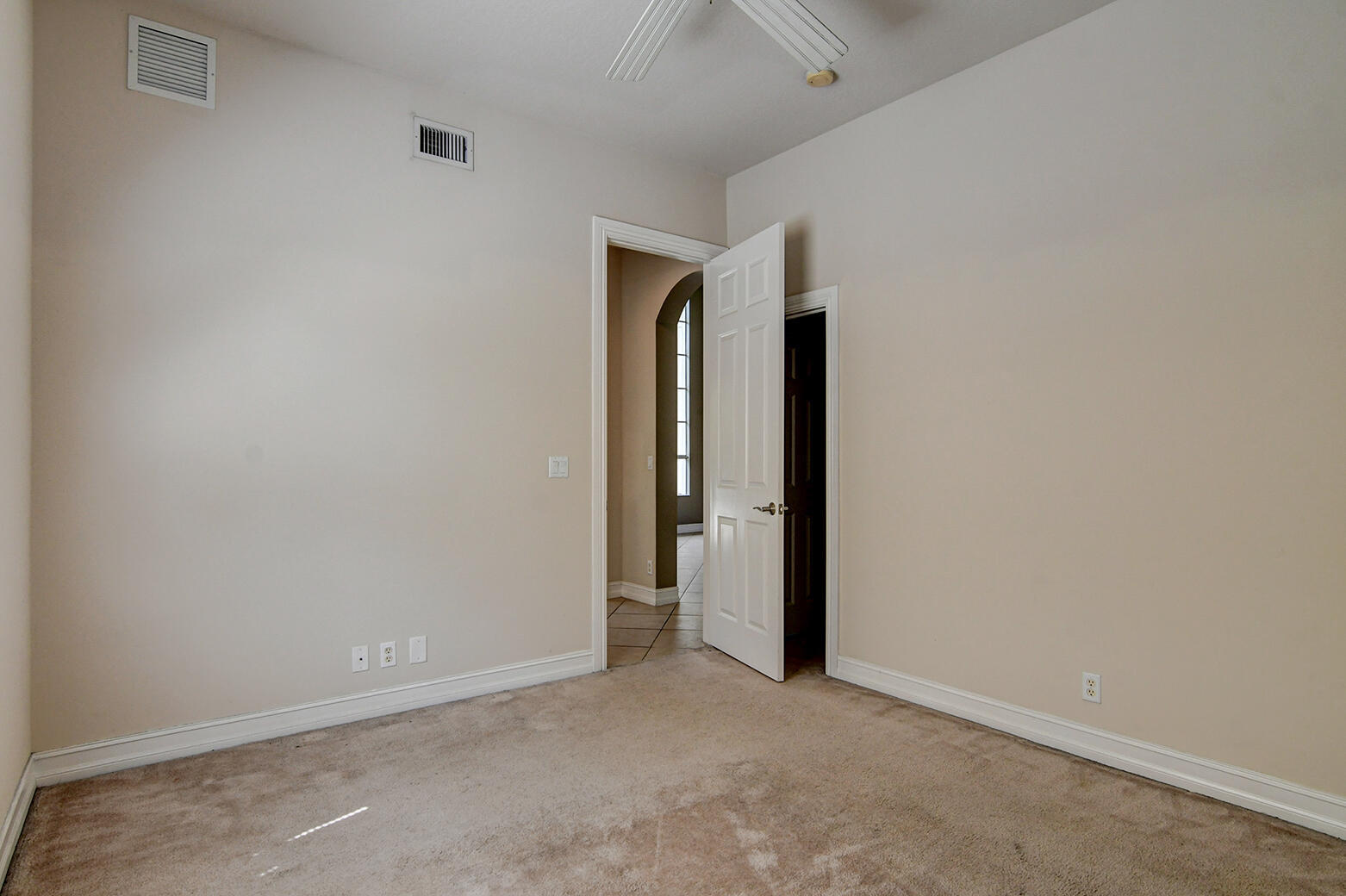 WELLINGTON VIEW - Residential Lease