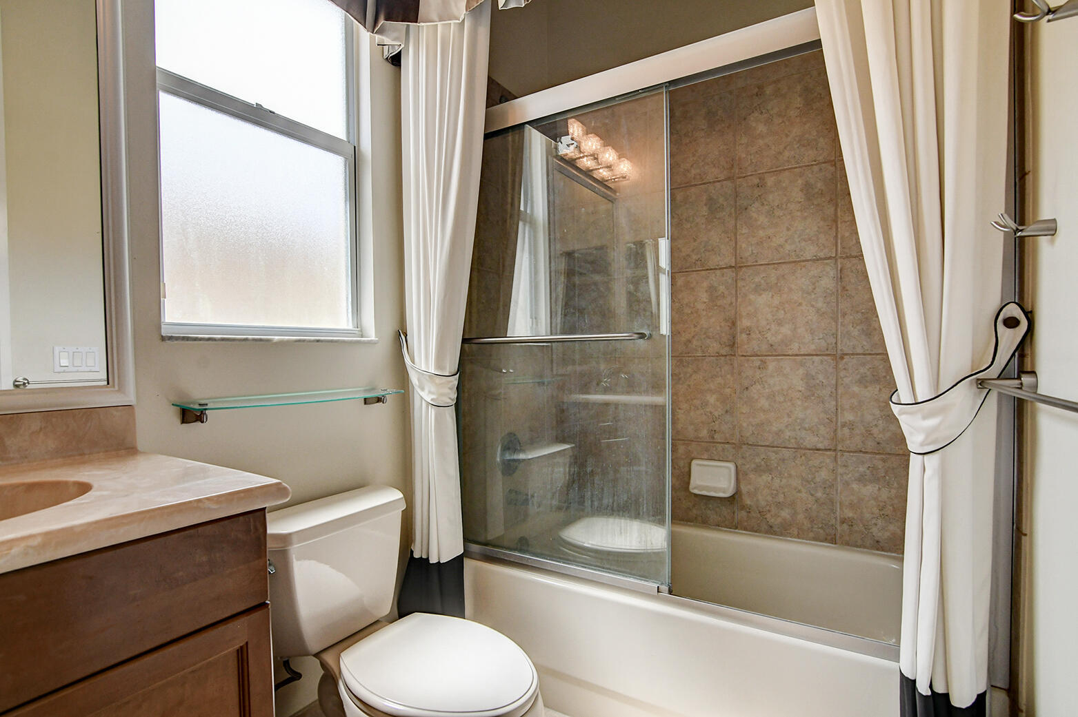 WELLINGTON VIEW - Residential Lease