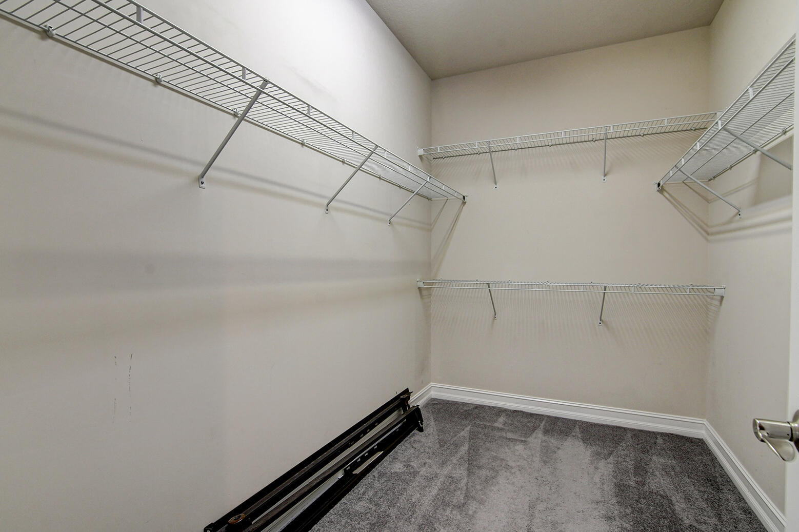 WELLINGTON VIEW - Residential Lease