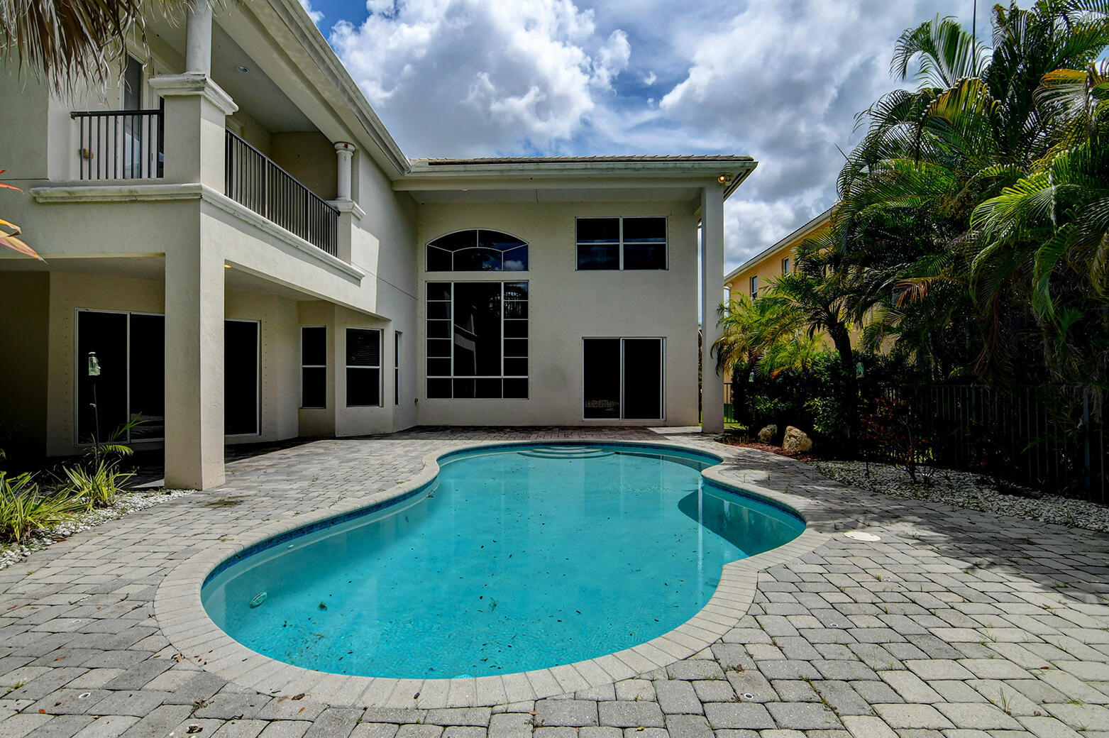WELLINGTON VIEW - Residential Lease