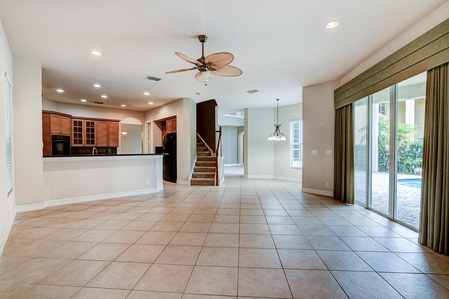 WELLINGTON VIEW - Residential Lease