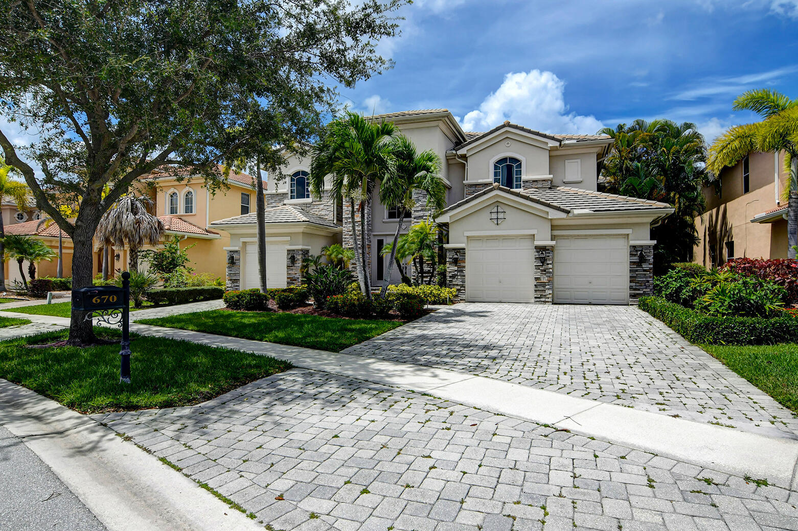WELLINGTON VIEW - Residential Lease
