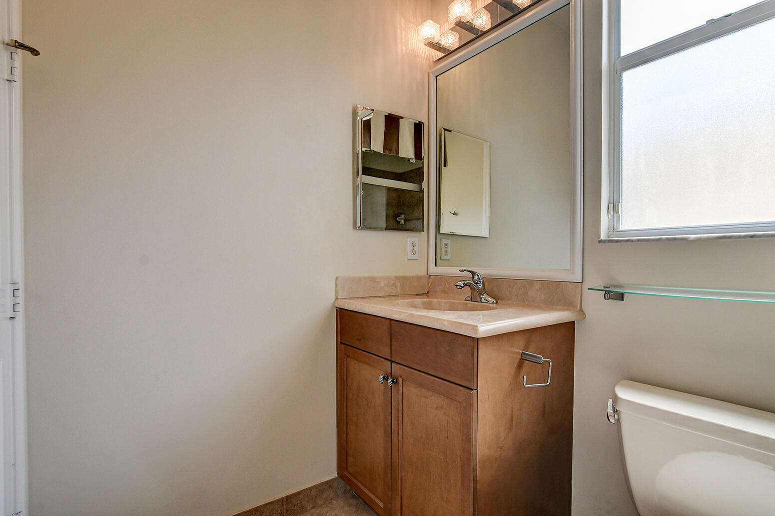WELLINGTON VIEW - Residential Lease