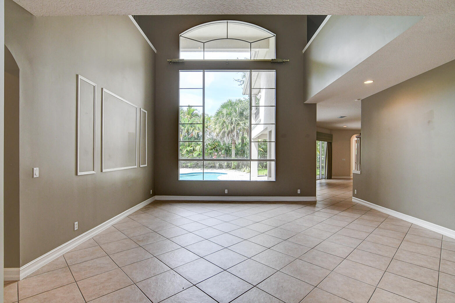 WELLINGTON VIEW - Residential Lease