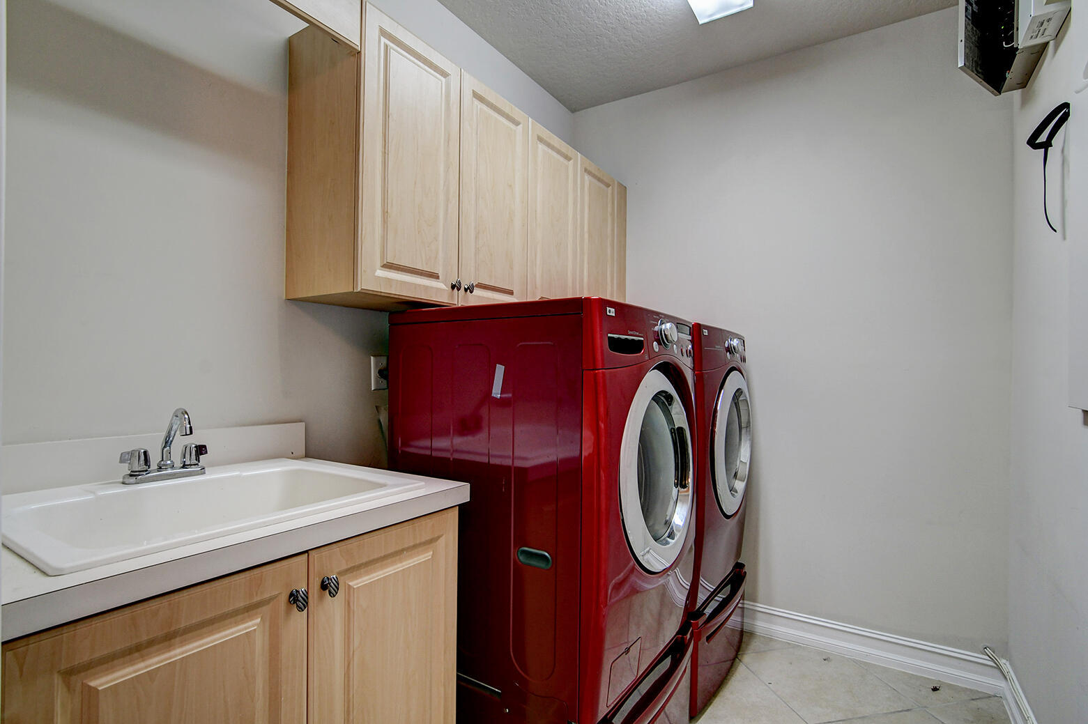 WELLINGTON VIEW - Residential Lease