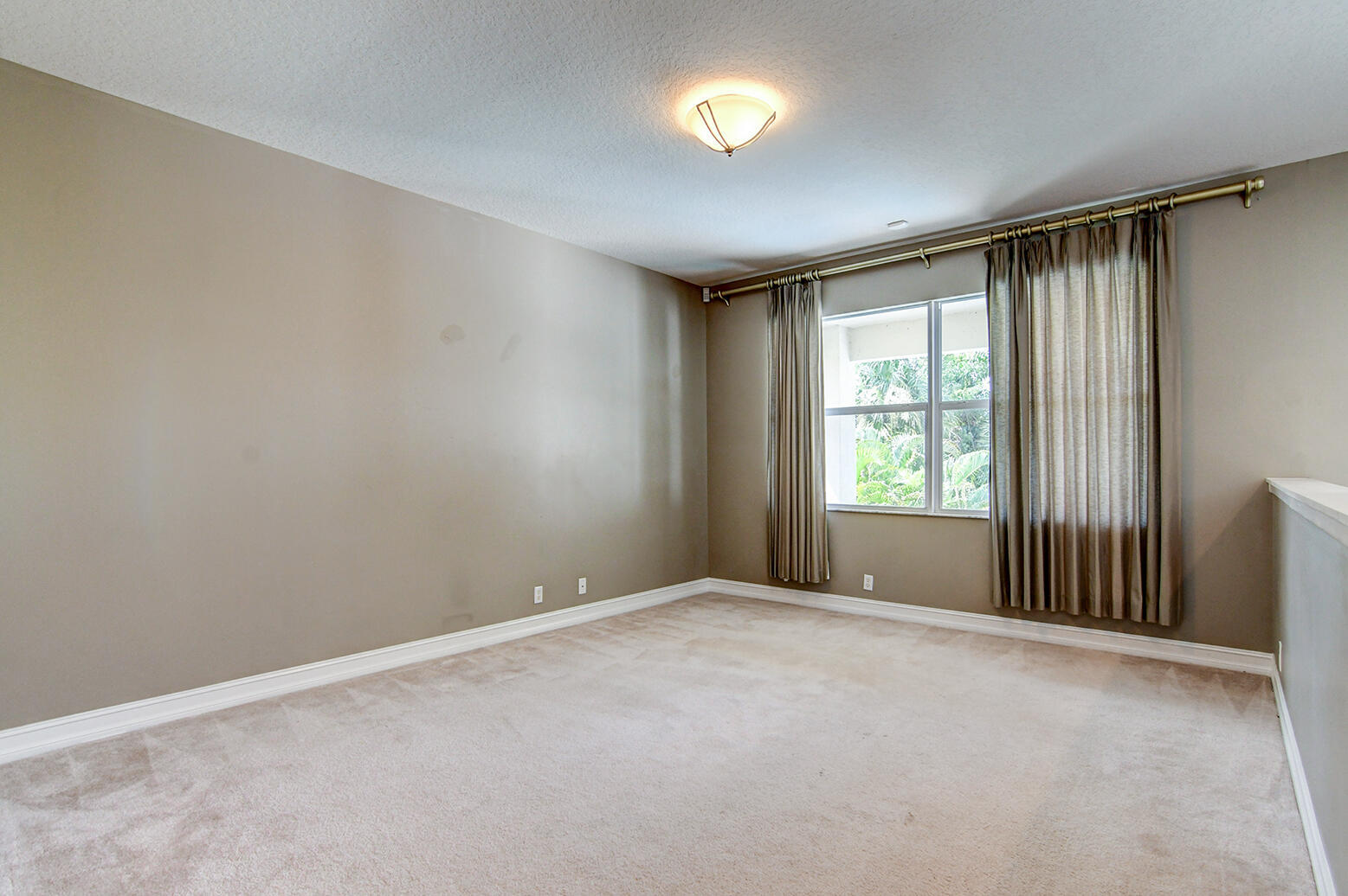WELLINGTON VIEW - Residential Lease