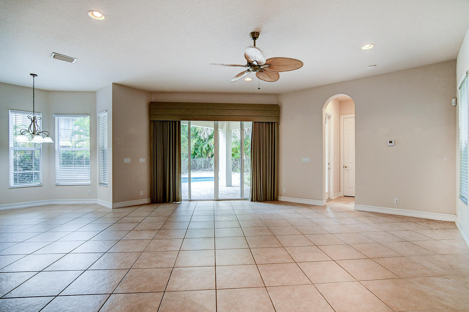 WELLINGTON VIEW - Residential Lease