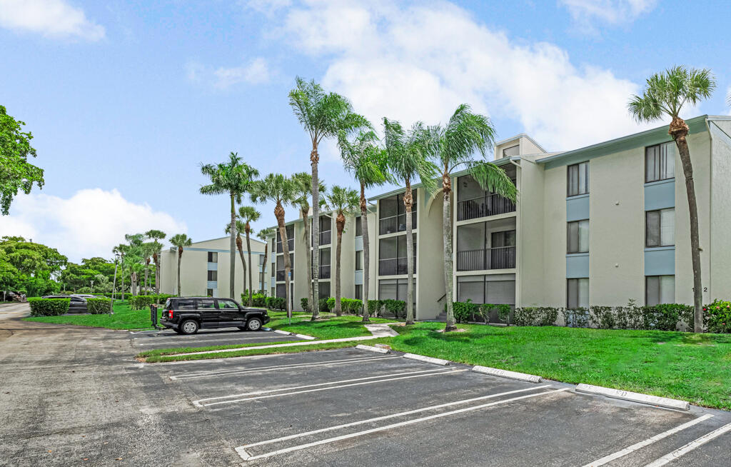 PALM CLUB VILLAGE II CONDO - Residential