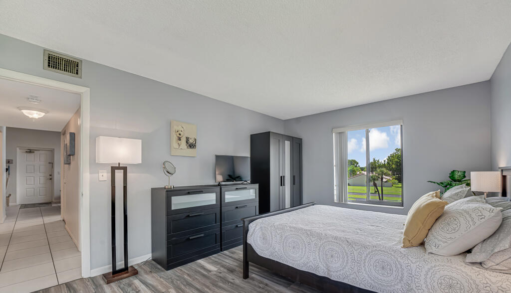 PALM CLUB VILLAGE II CONDO - Residential