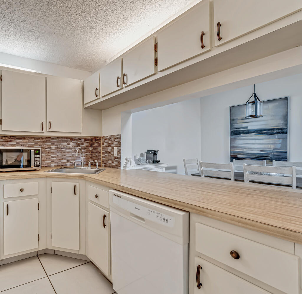 PALM CLUB VILLAGE II CONDO - Residential