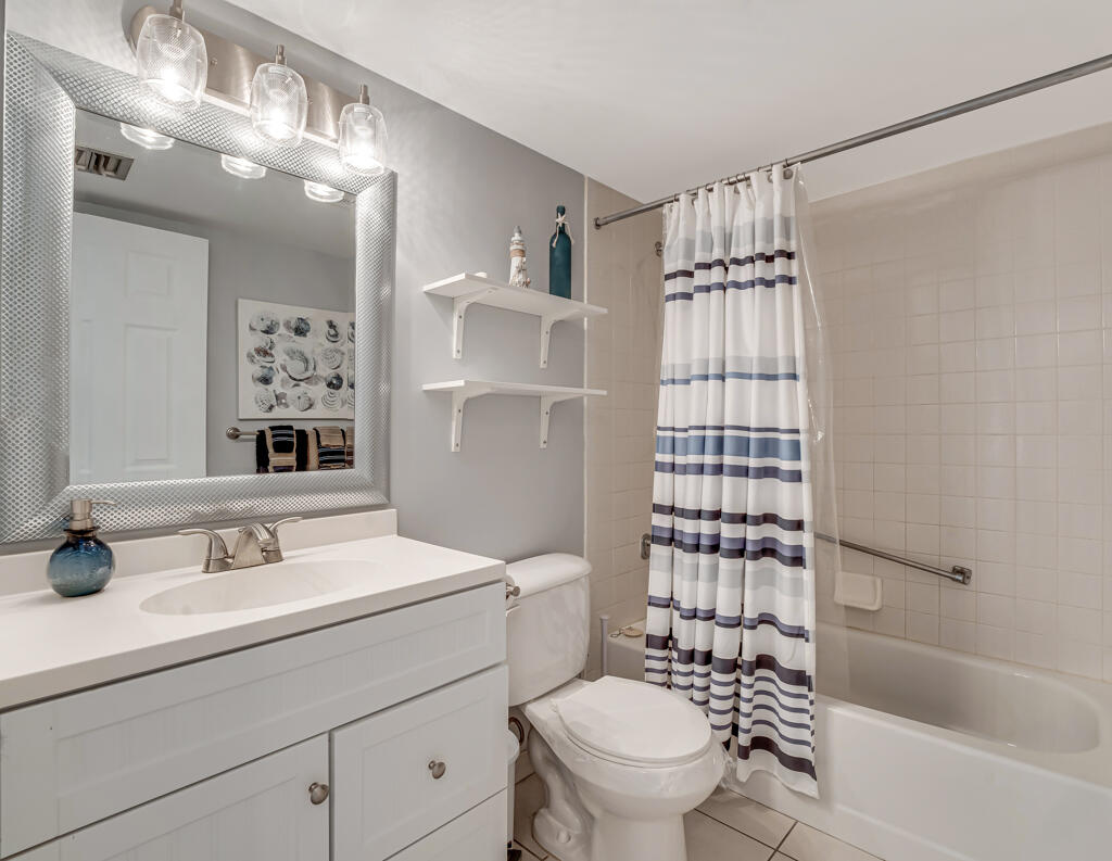 PALM CLUB VILLAGE II CONDO - Residential