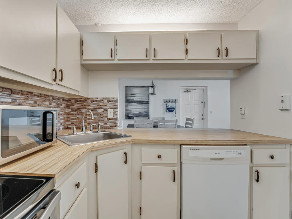 PALM CLUB VILLAGE II CONDO - Residential