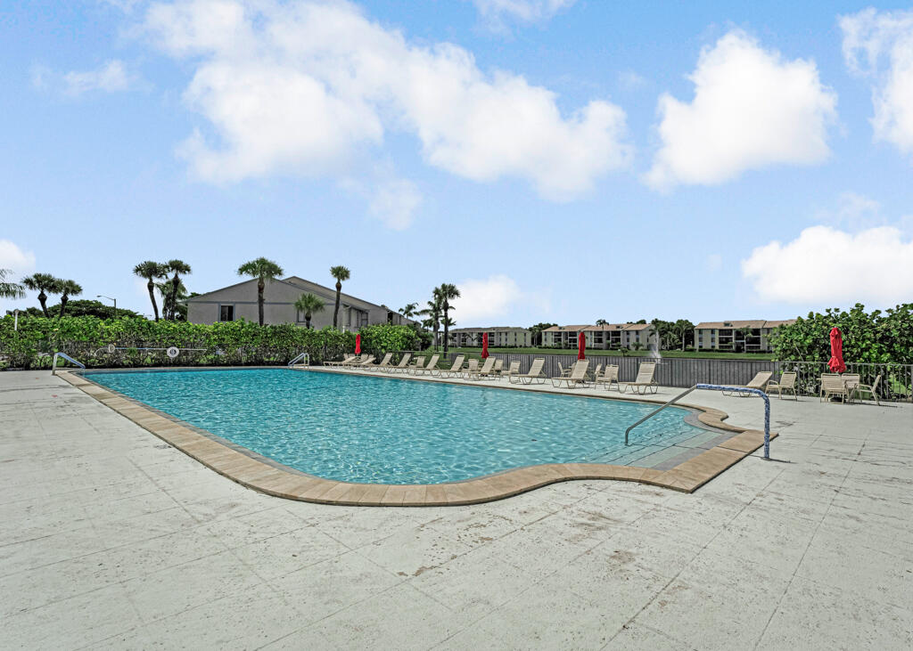 PALM CLUB VILLAGE II CONDO - Residential