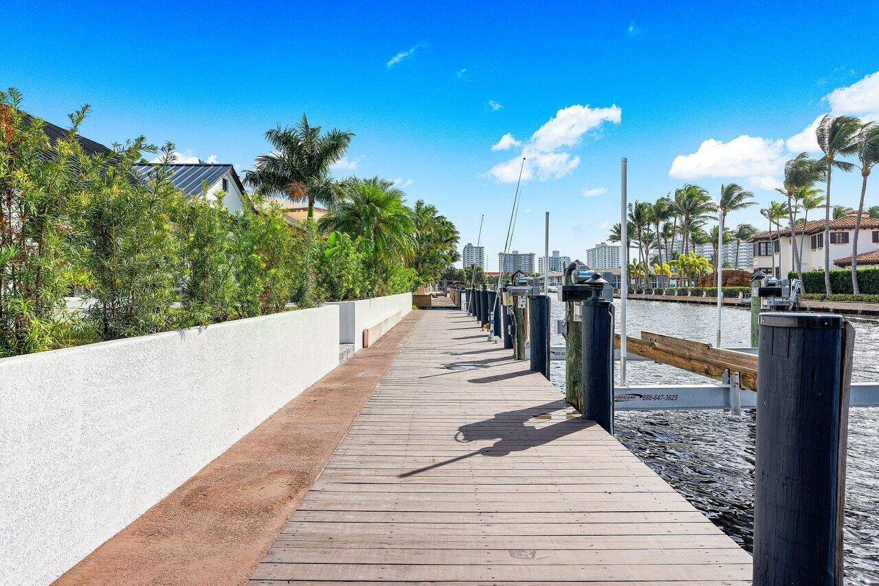 CORAL RIDGE COUNTRY CLUB - Residential