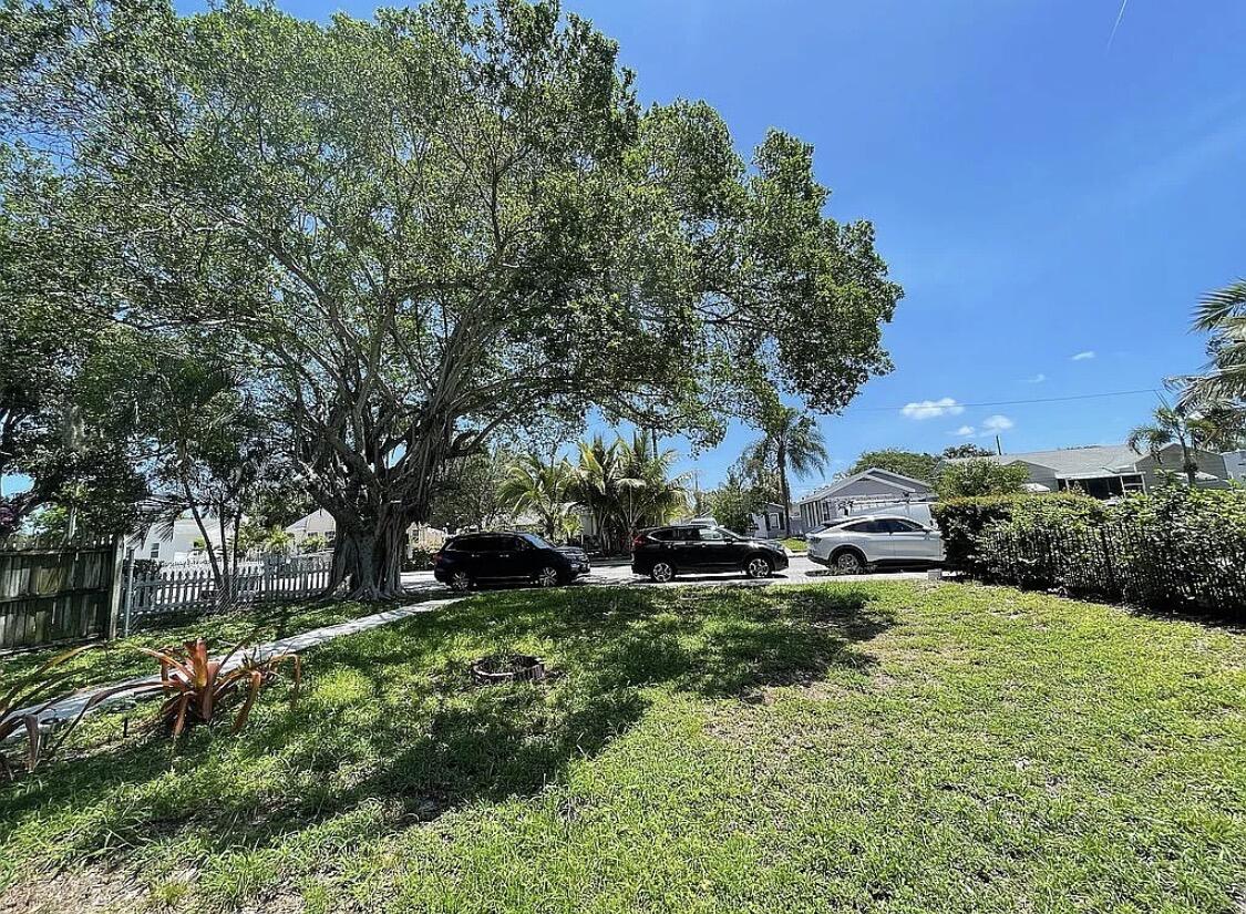 LAKE WORTH TOWN OF - Land
