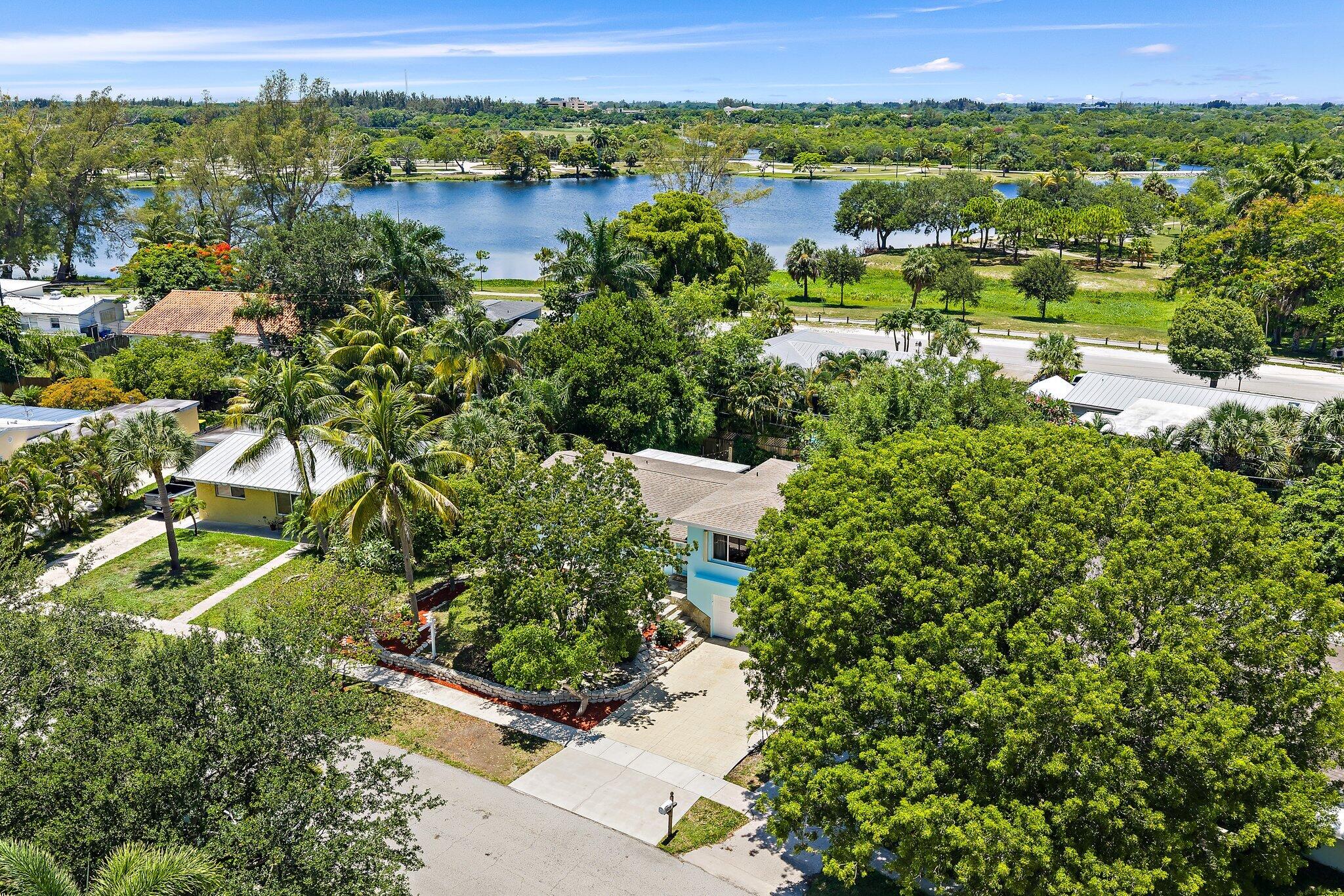 LAKE OSBORNE ESTATES - Residential