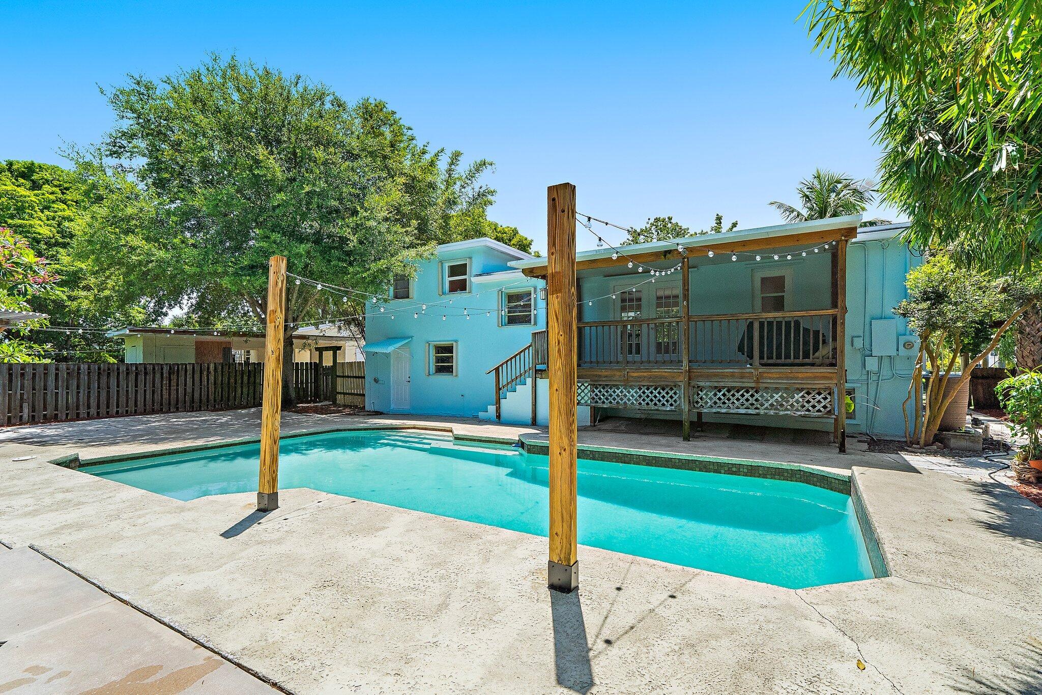 LAKE OSBORNE ESTATES - Residential