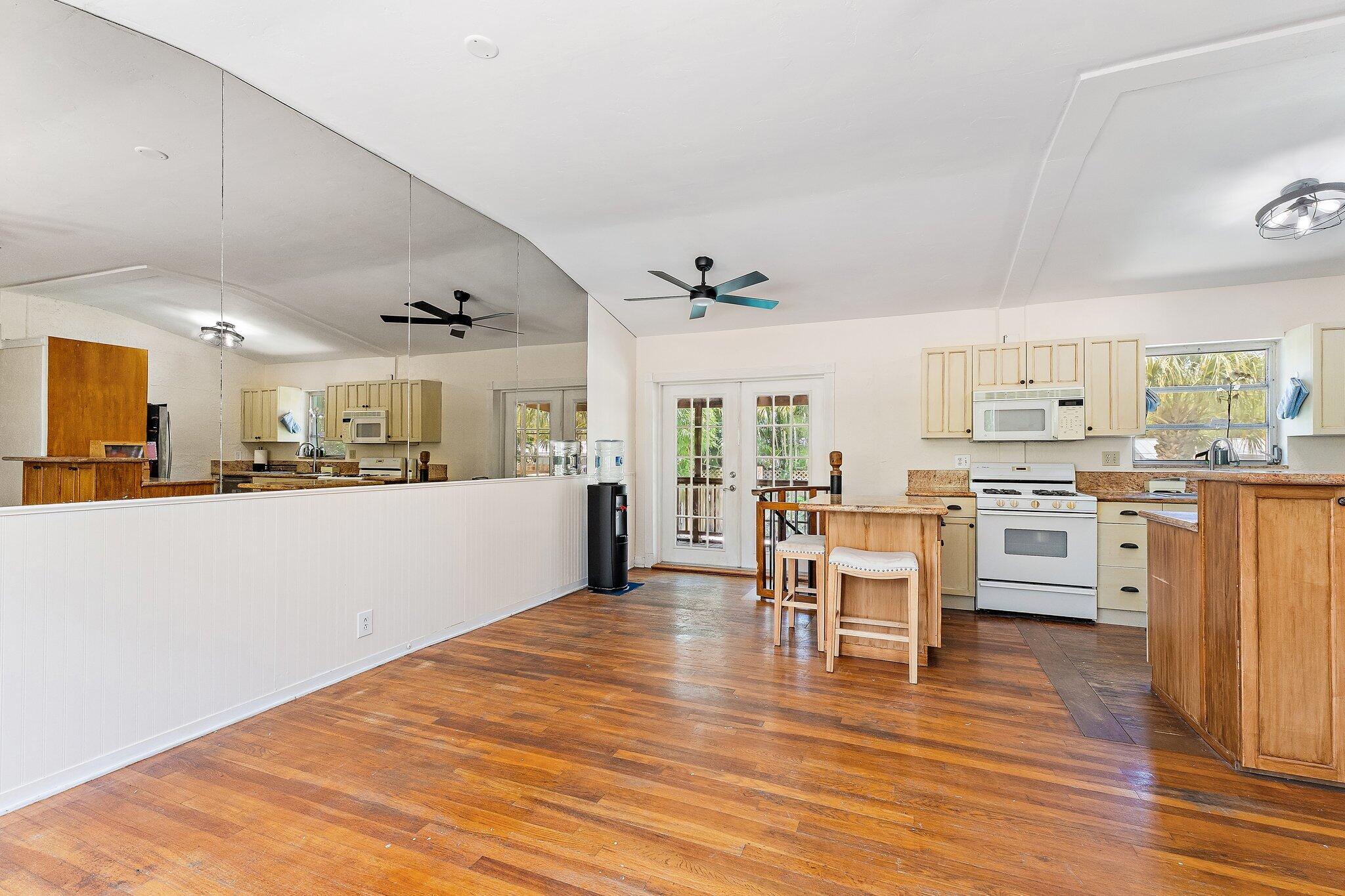 LAKE OSBORNE ESTATES - Residential
