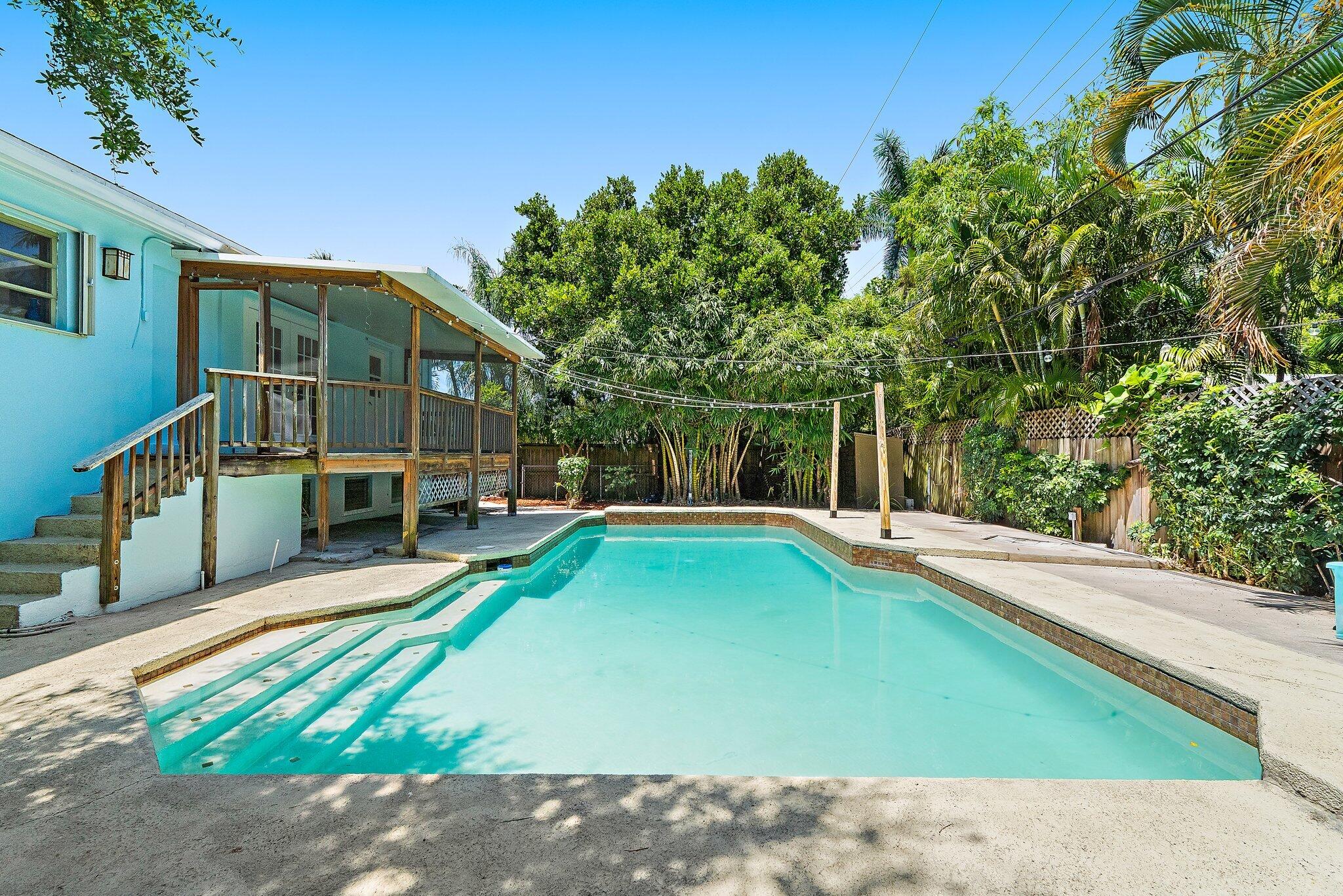 LAKE OSBORNE ESTATES - Residential