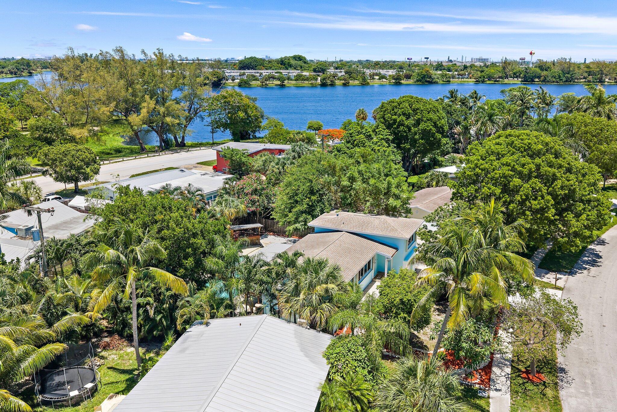 LAKE OSBORNE ESTATES - Residential