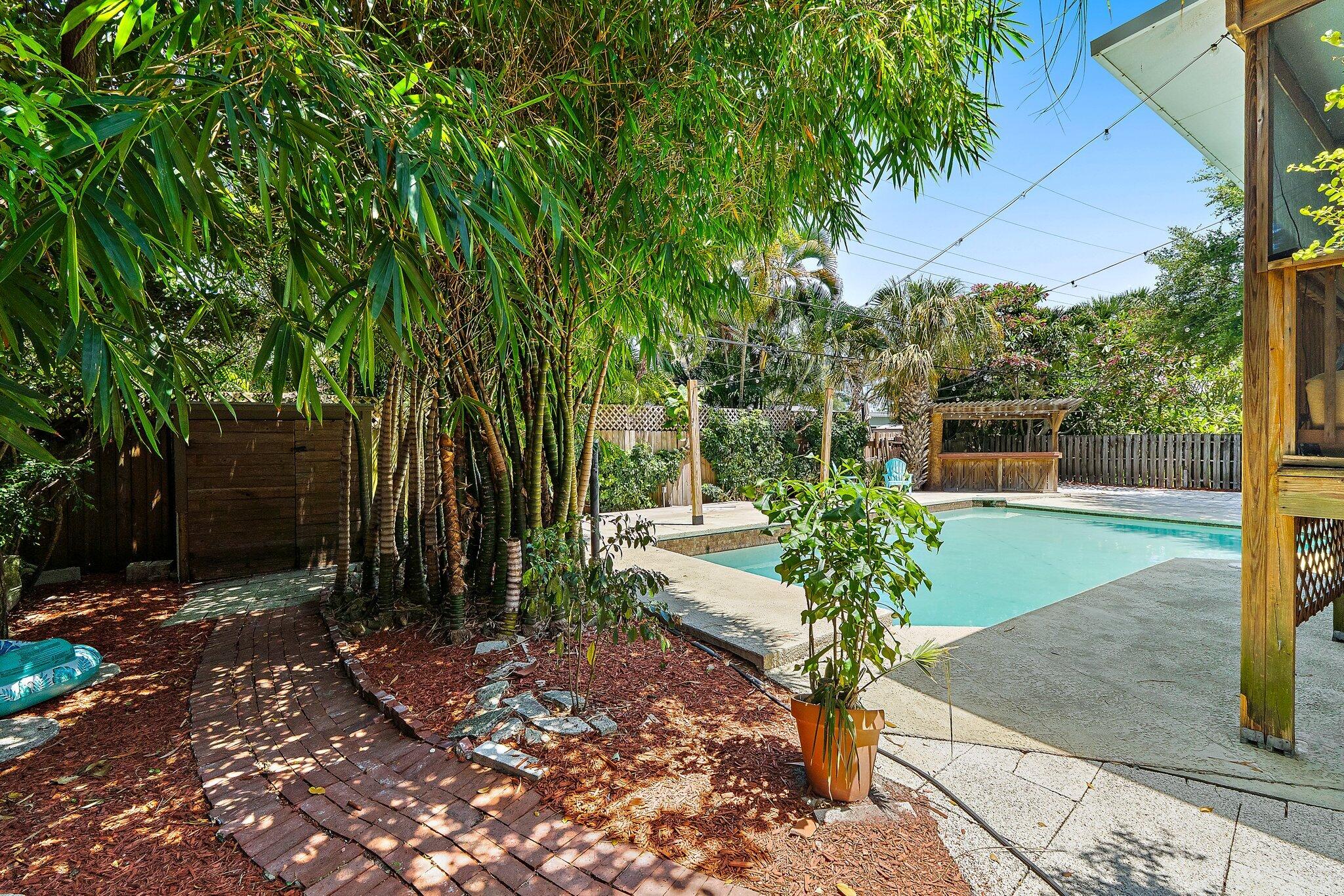 LAKE OSBORNE ESTATES - Residential