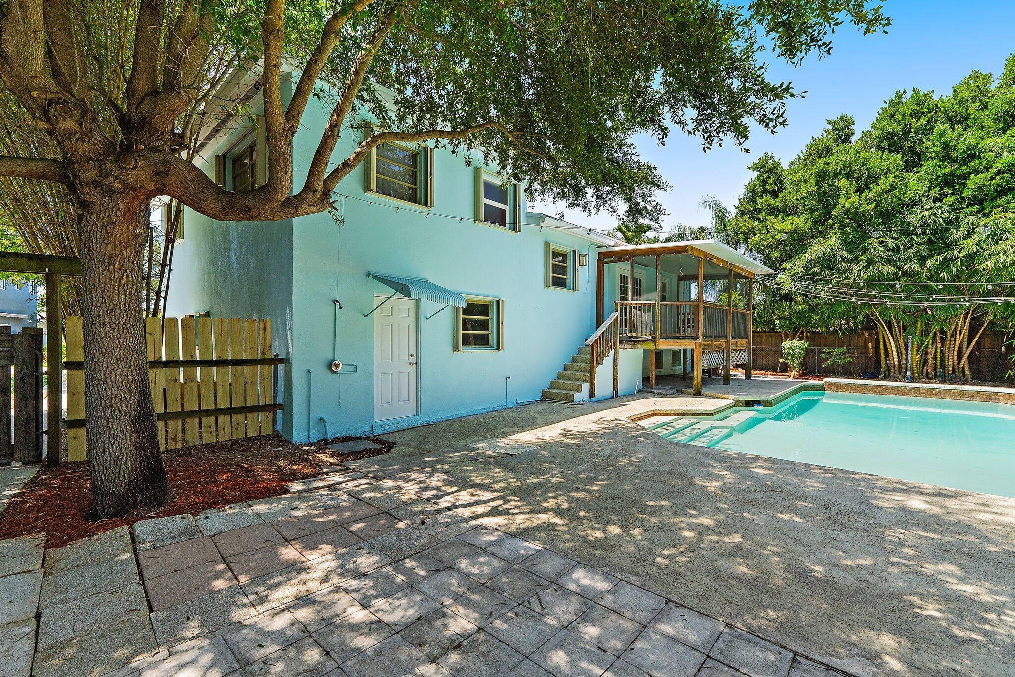 LAKE OSBORNE ESTATES - Residential