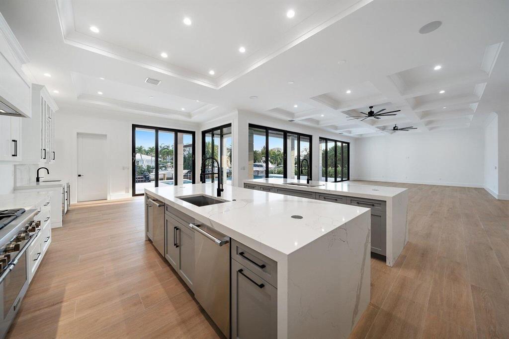 TEQUESTA COUNTRY CLUB - Residential