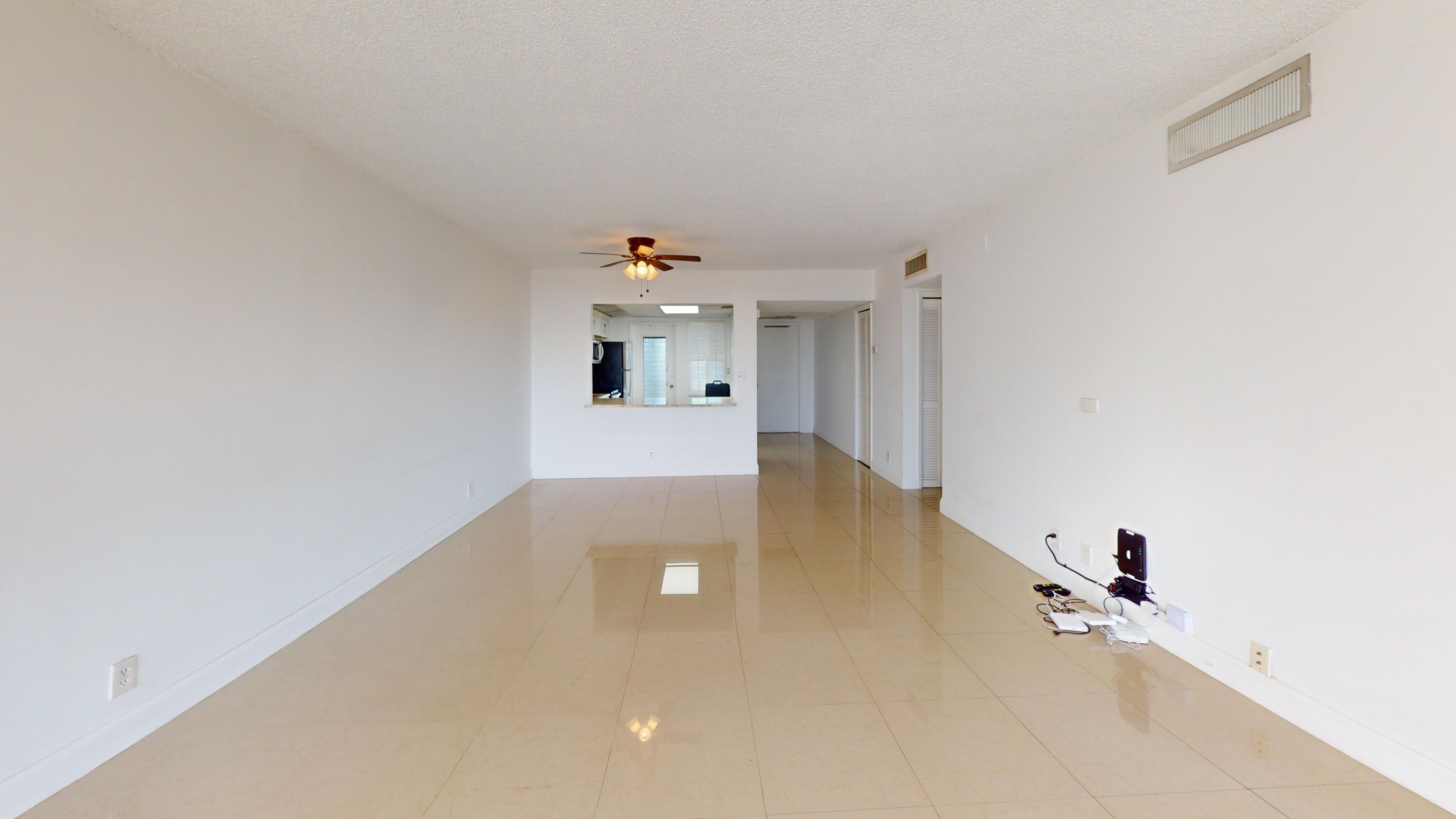 PALM-AIRE COUNTRY CLUB - Residential