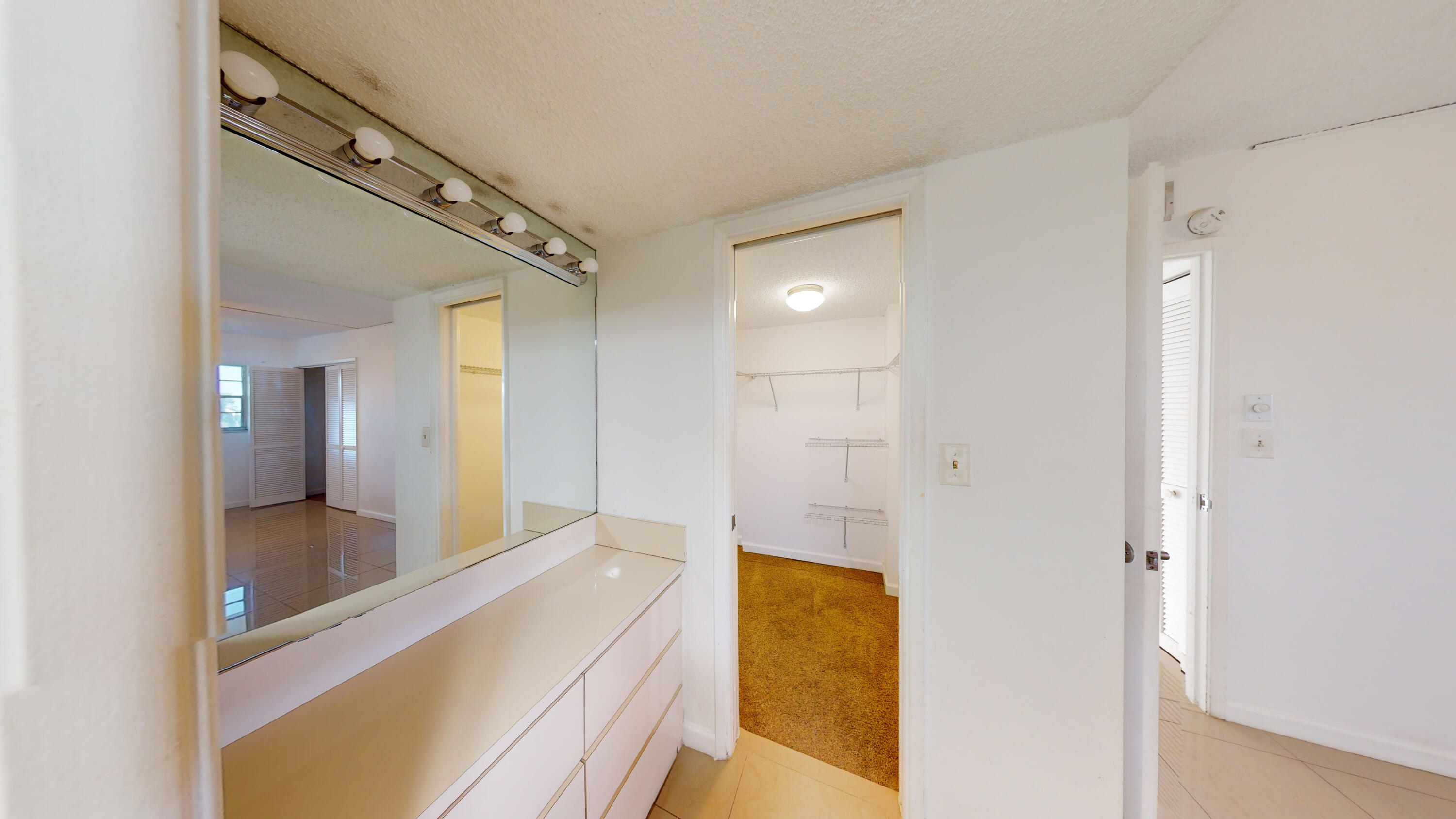 PALM-AIRE COUNTRY CLUB - Residential