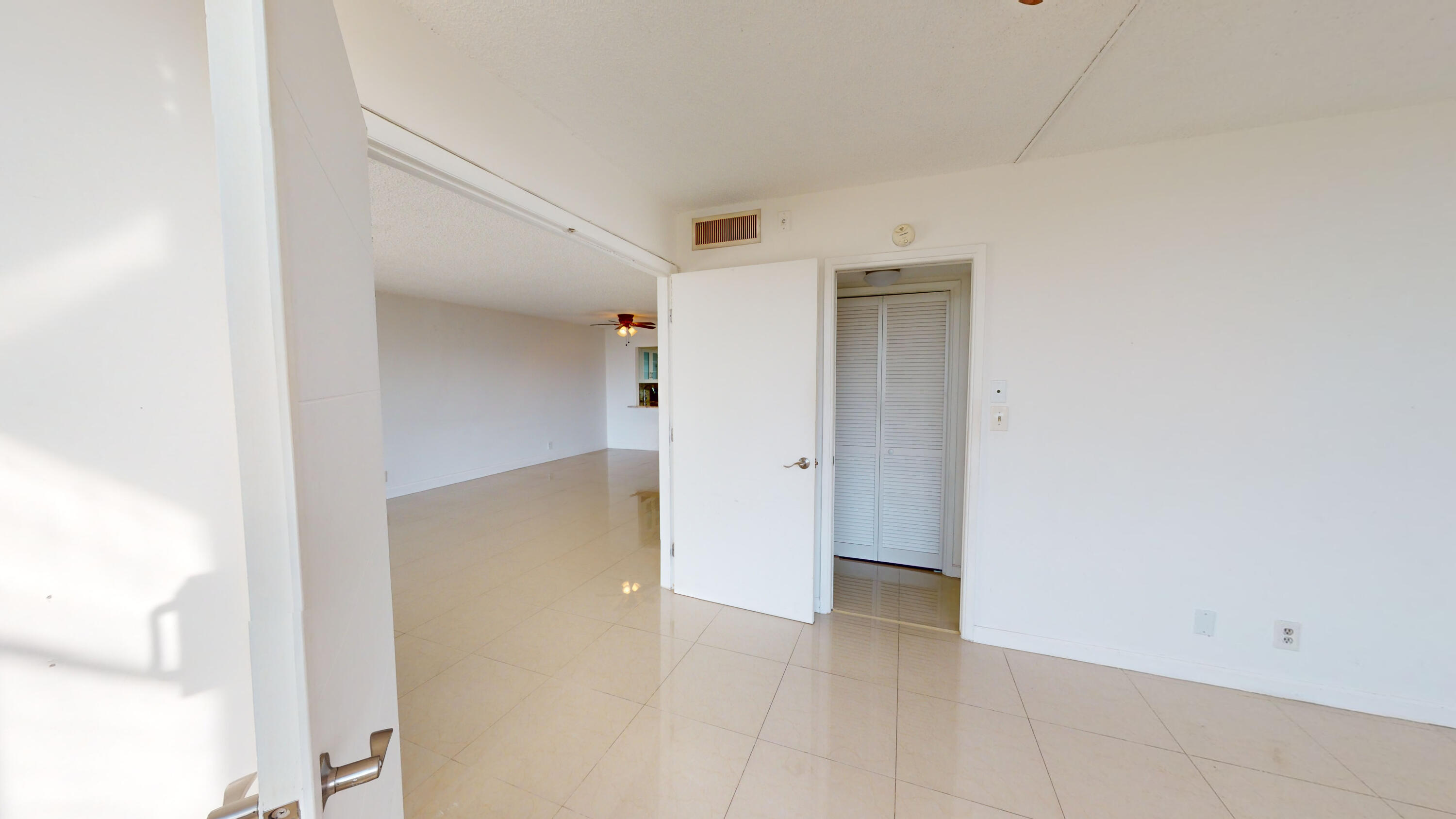 PALM-AIRE COUNTRY CLUB - Residential