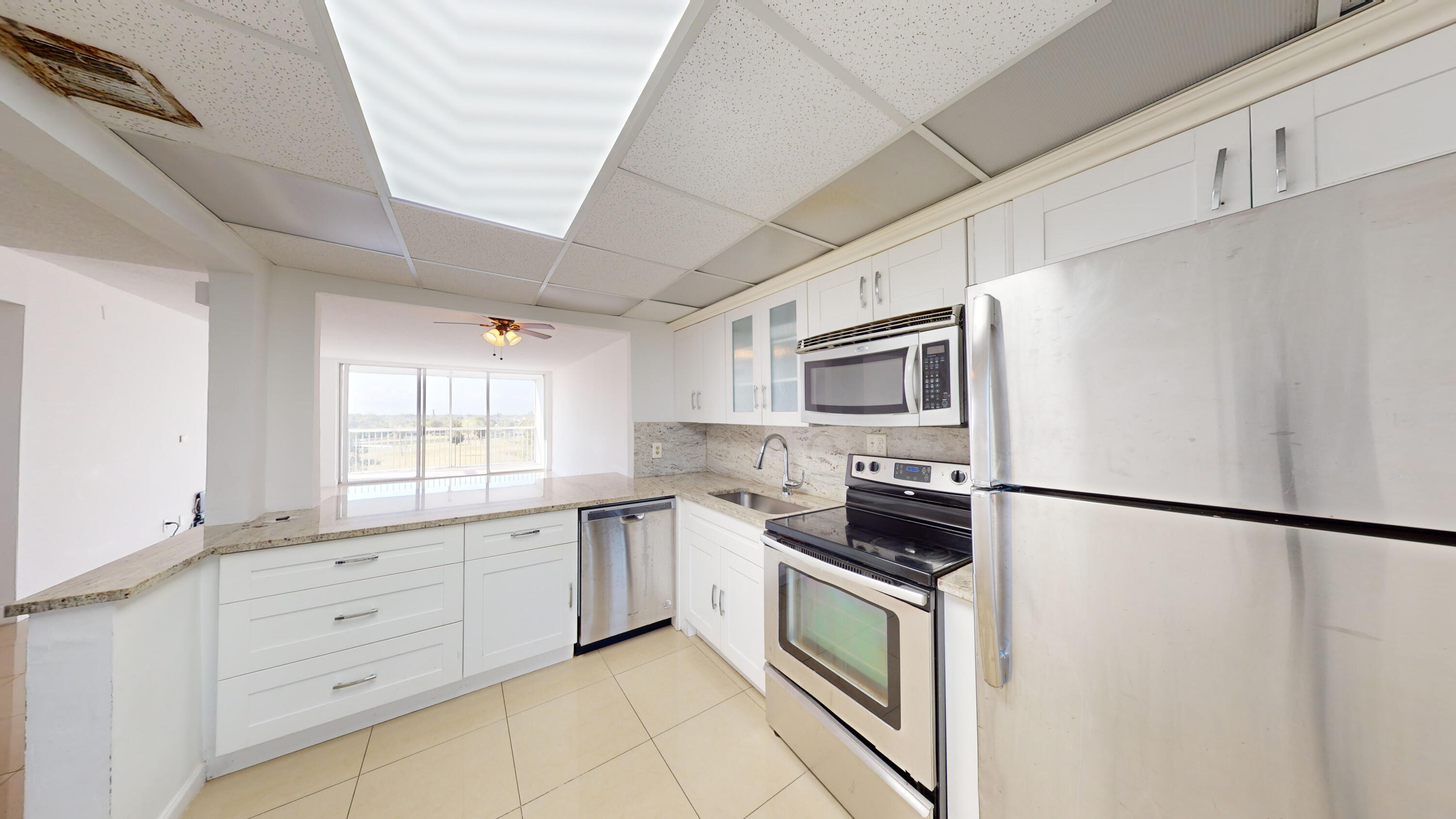 PALM-AIRE COUNTRY CLUB - Residential