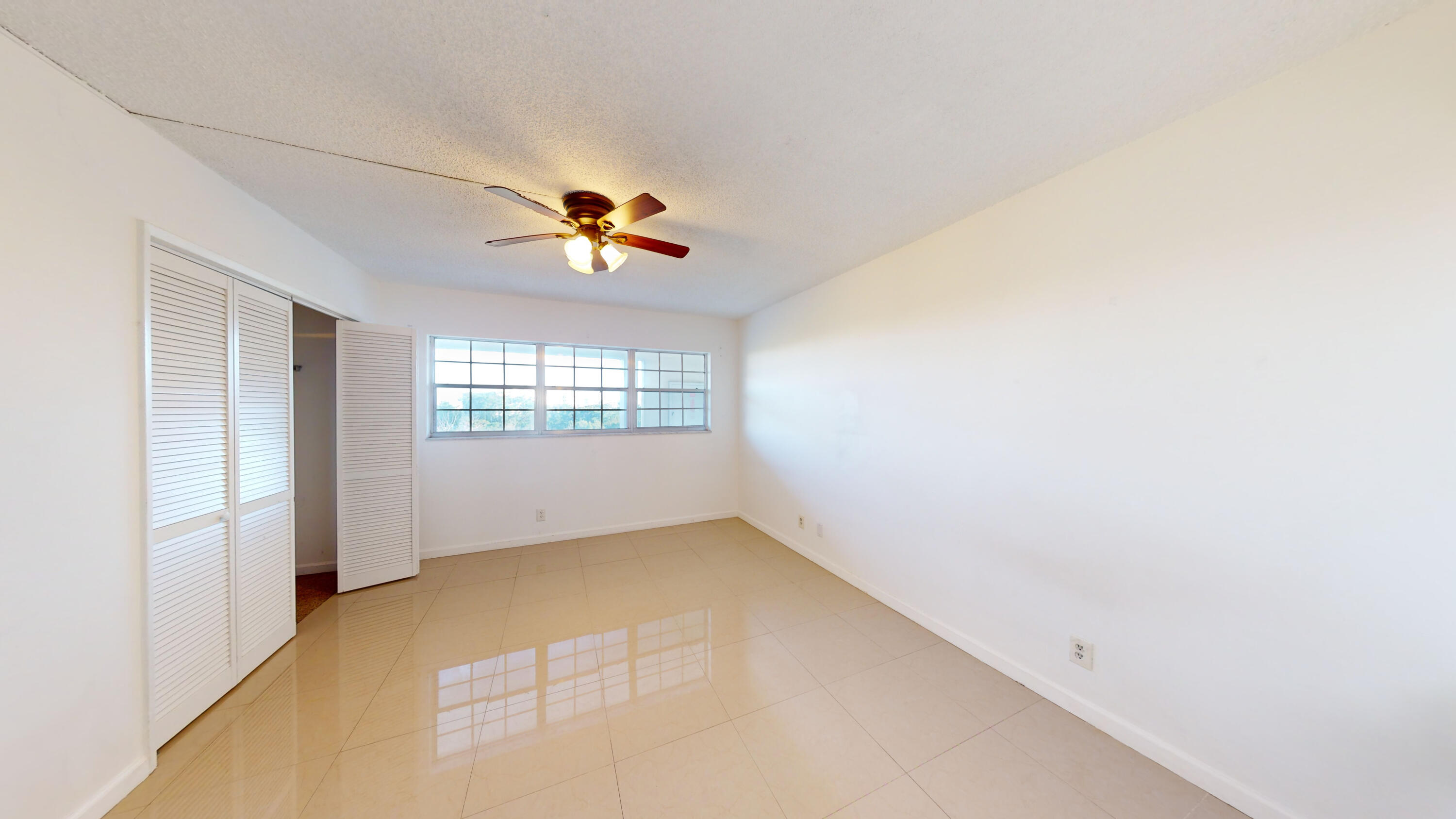 PALM-AIRE COUNTRY CLUB - Residential