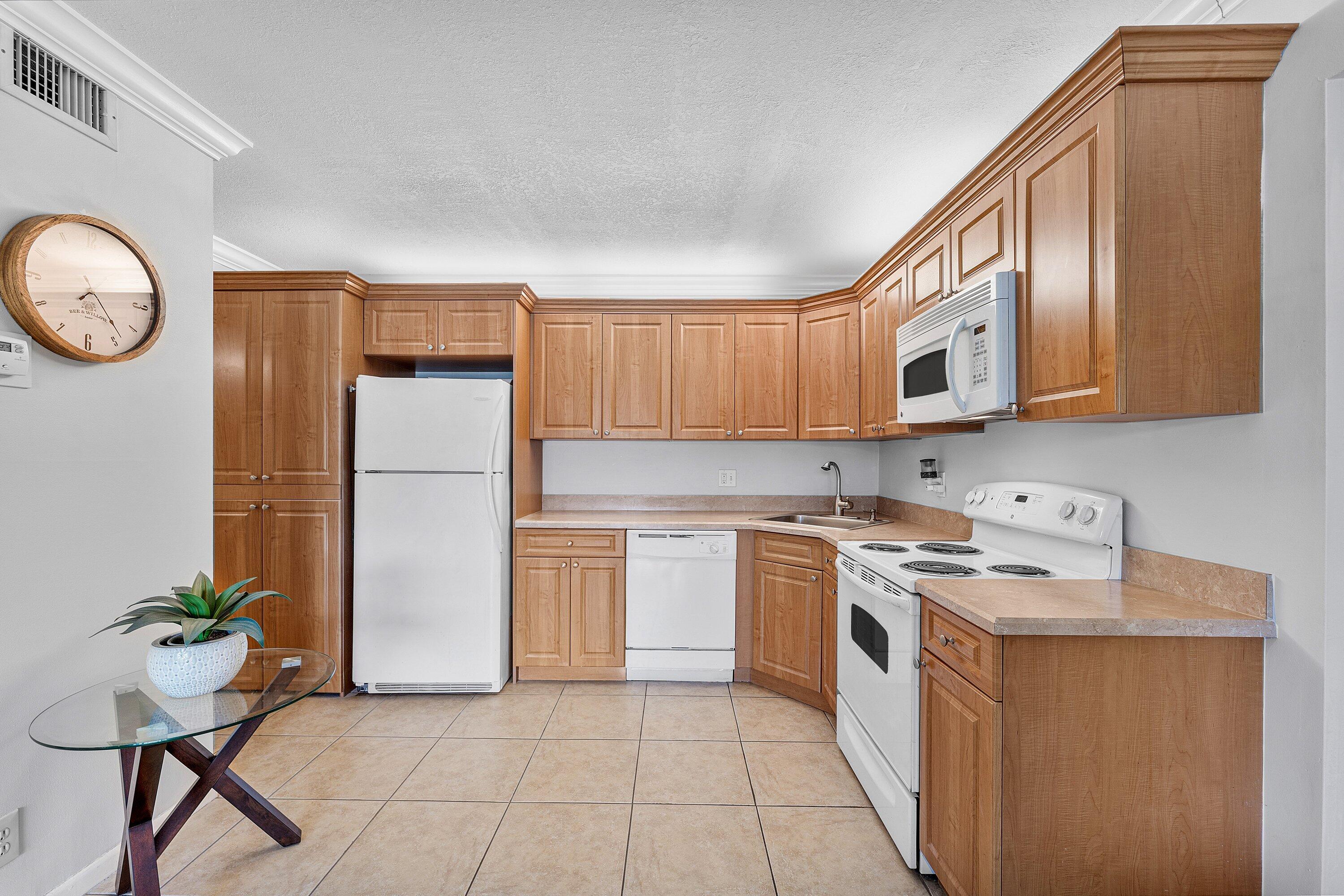 PALM CLUB VILLAGE II CONDO - Residential