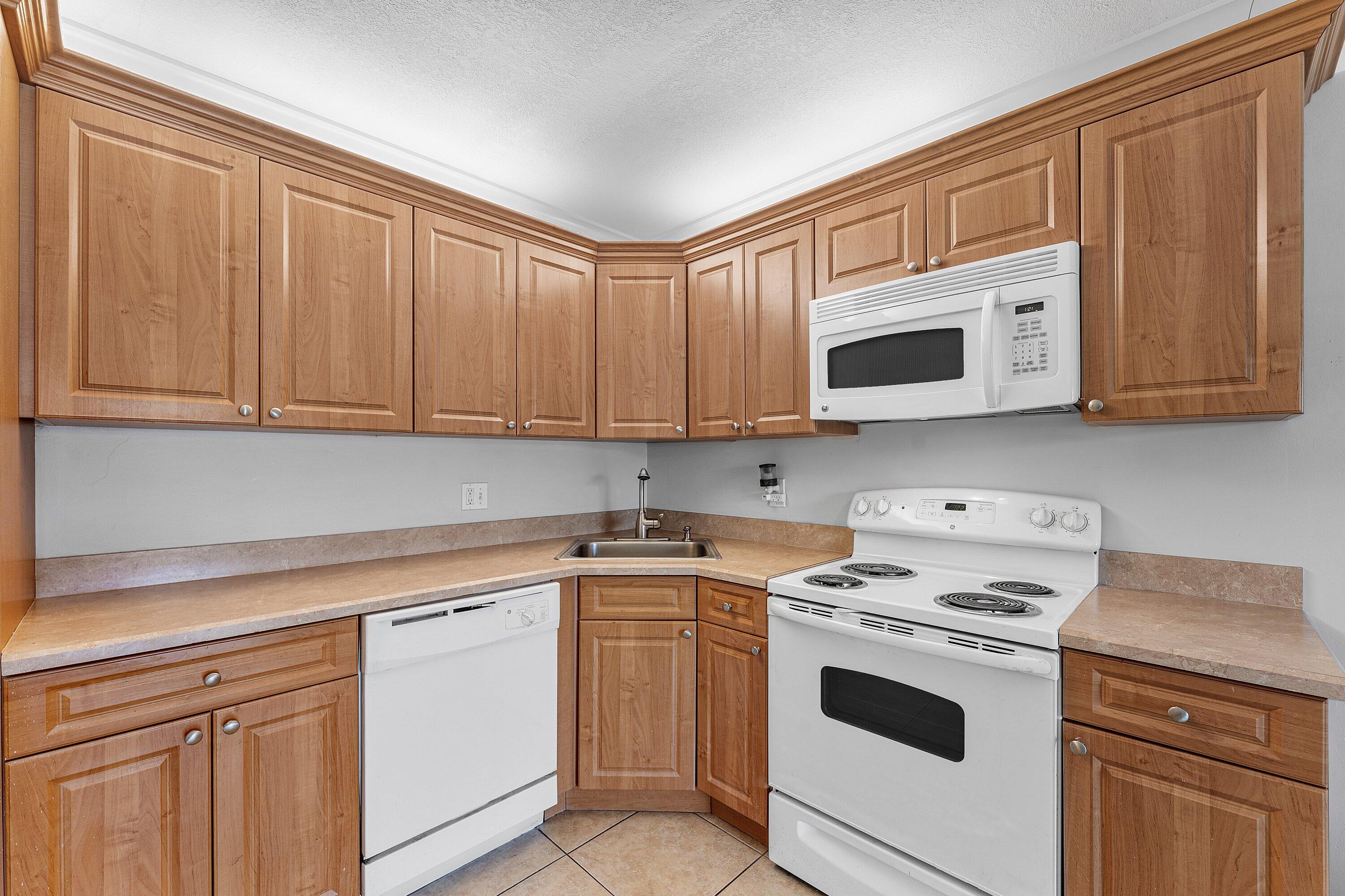PALM CLUB VILLAGE II CONDO - Residential