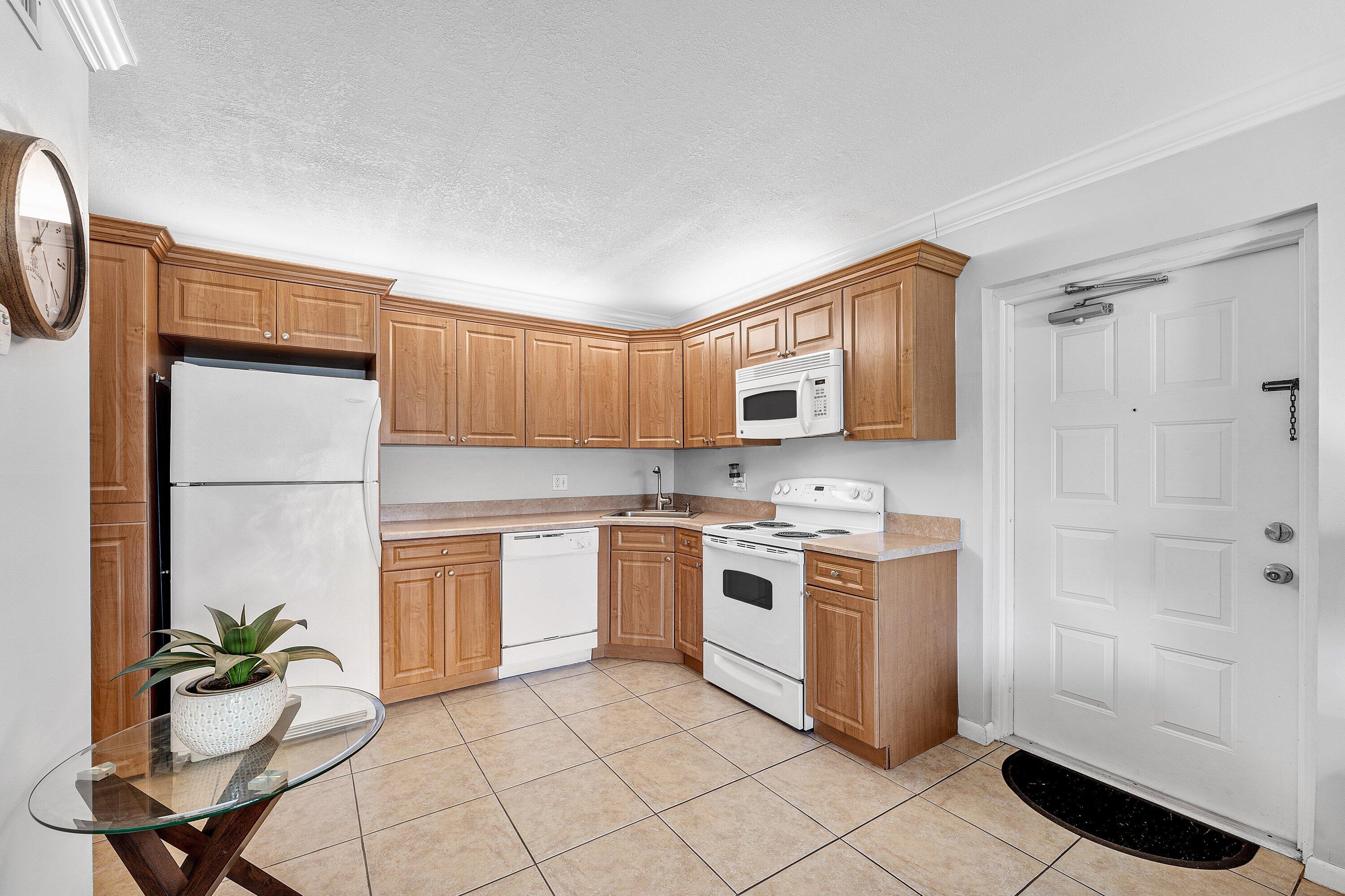 PALM CLUB VILLAGE II CONDO - Residential