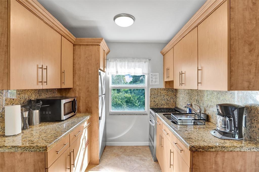 HOLLYWOOD - Residential Lease