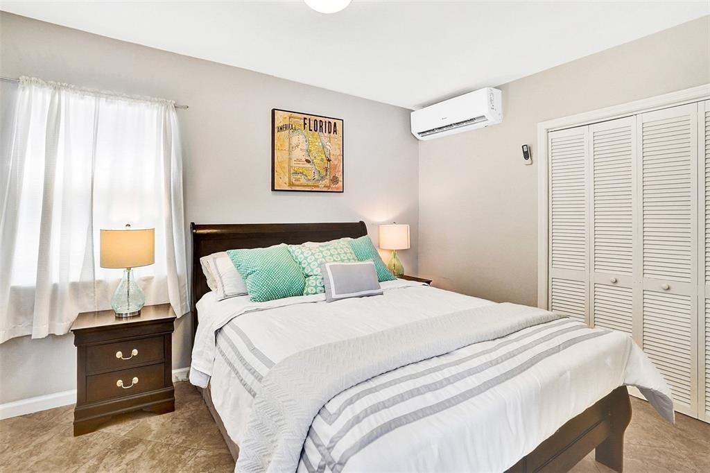 HOLLYWOOD - Residential Lease