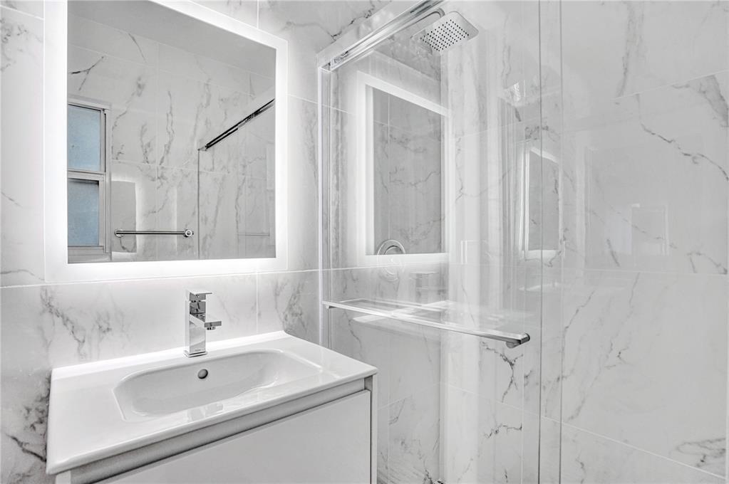 HOLLYWOOD - Residential Lease