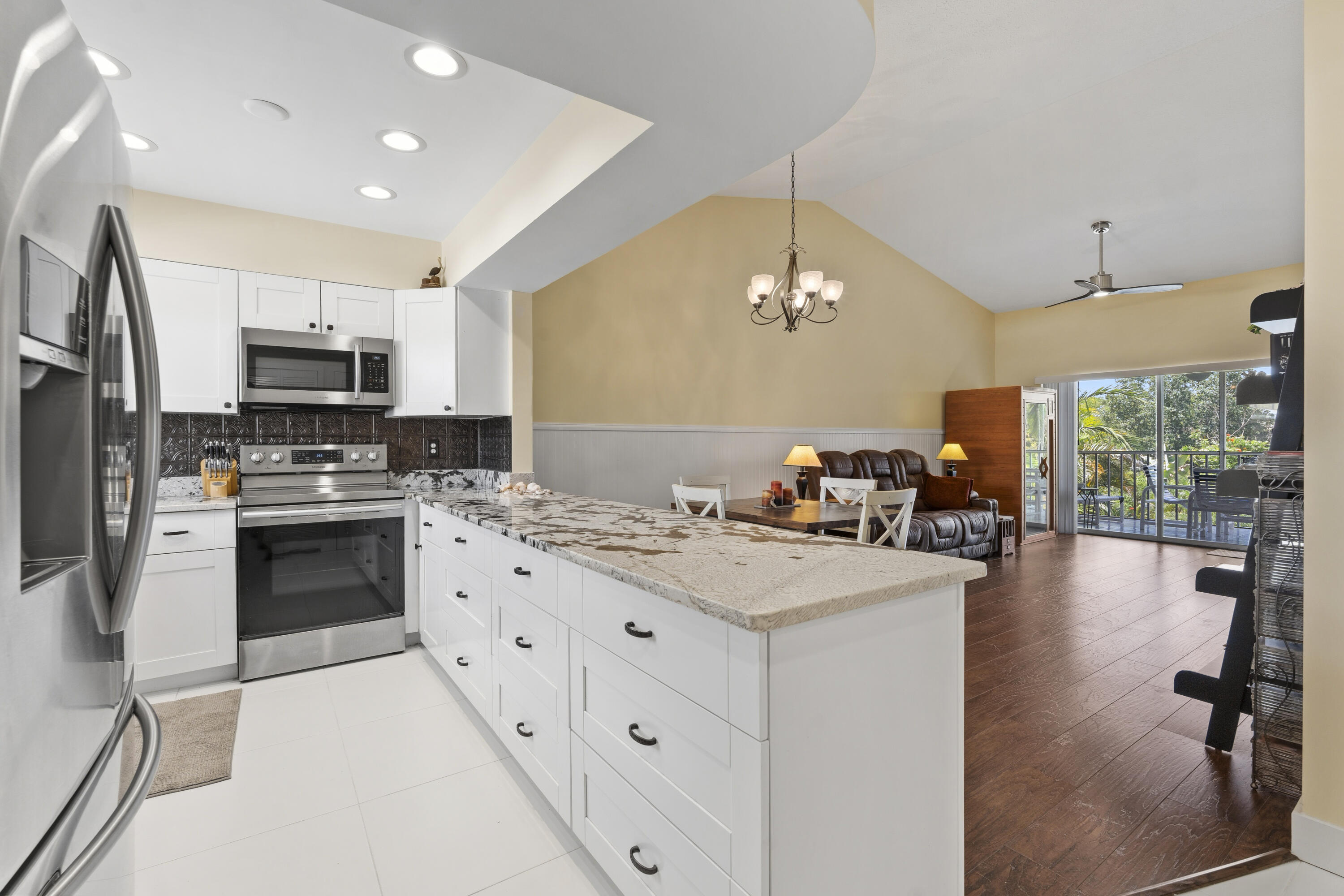 KINGSWOOD CONDO - Residential