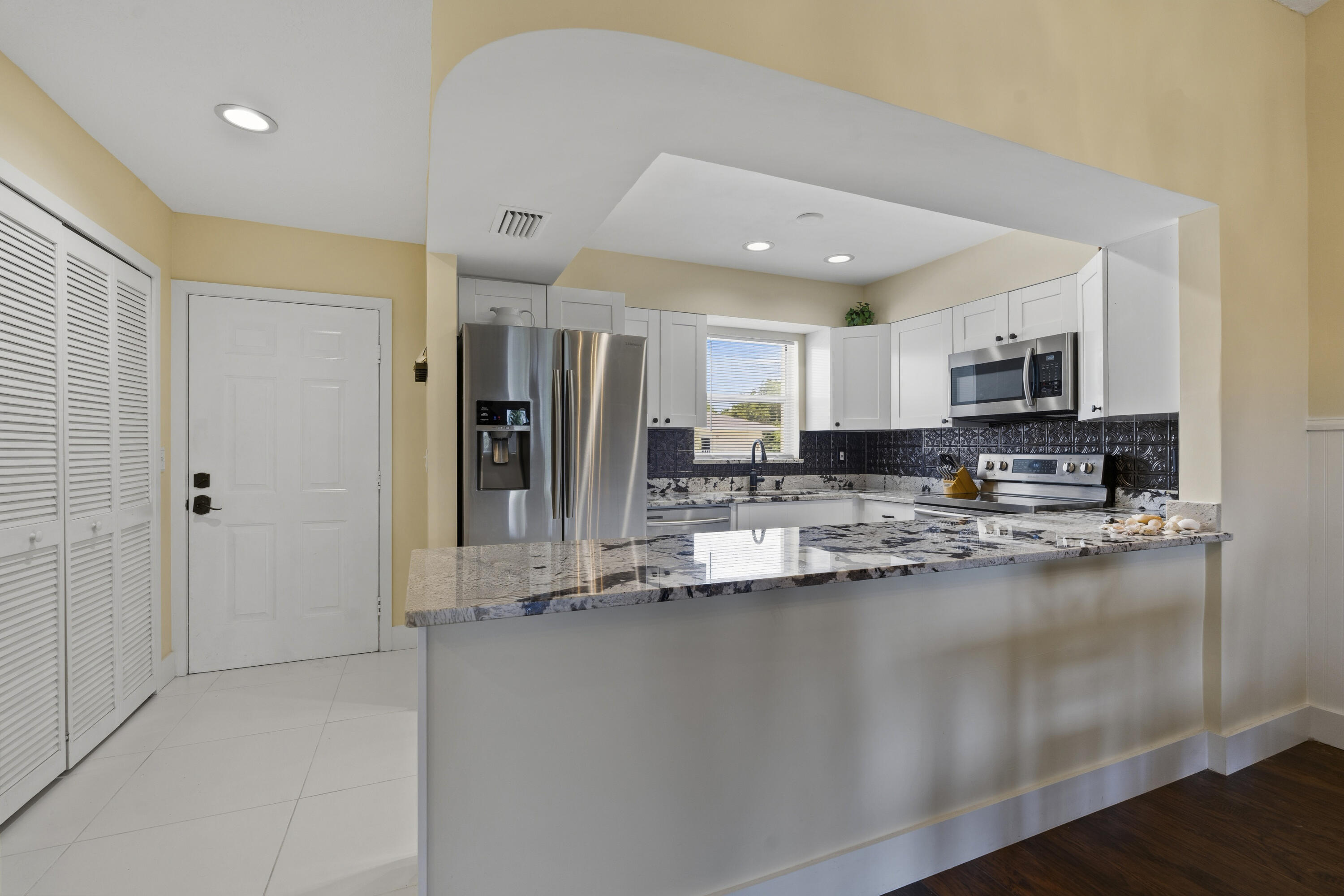 KINGSWOOD CONDO - Residential