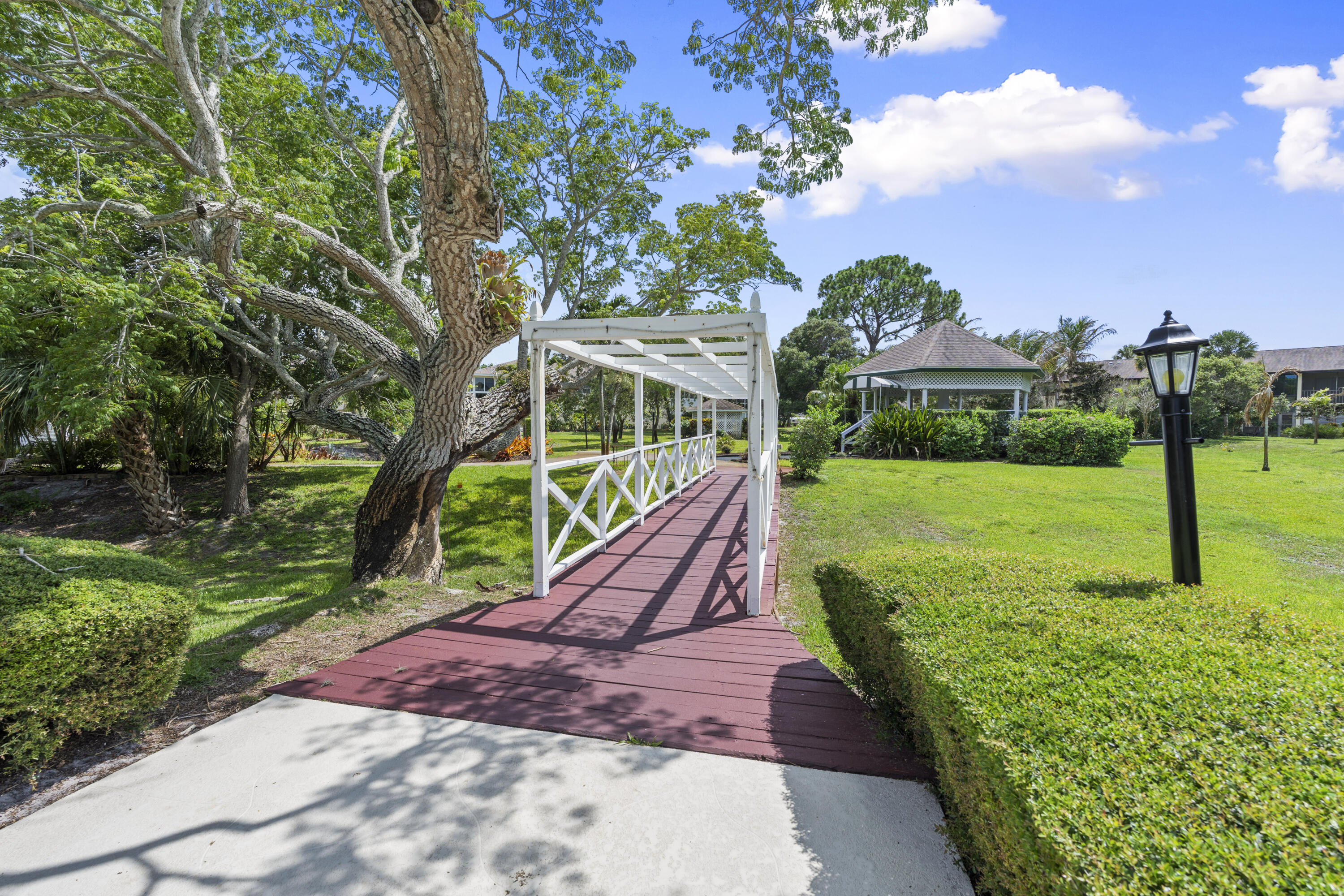 KINGSWOOD CONDO - Residential