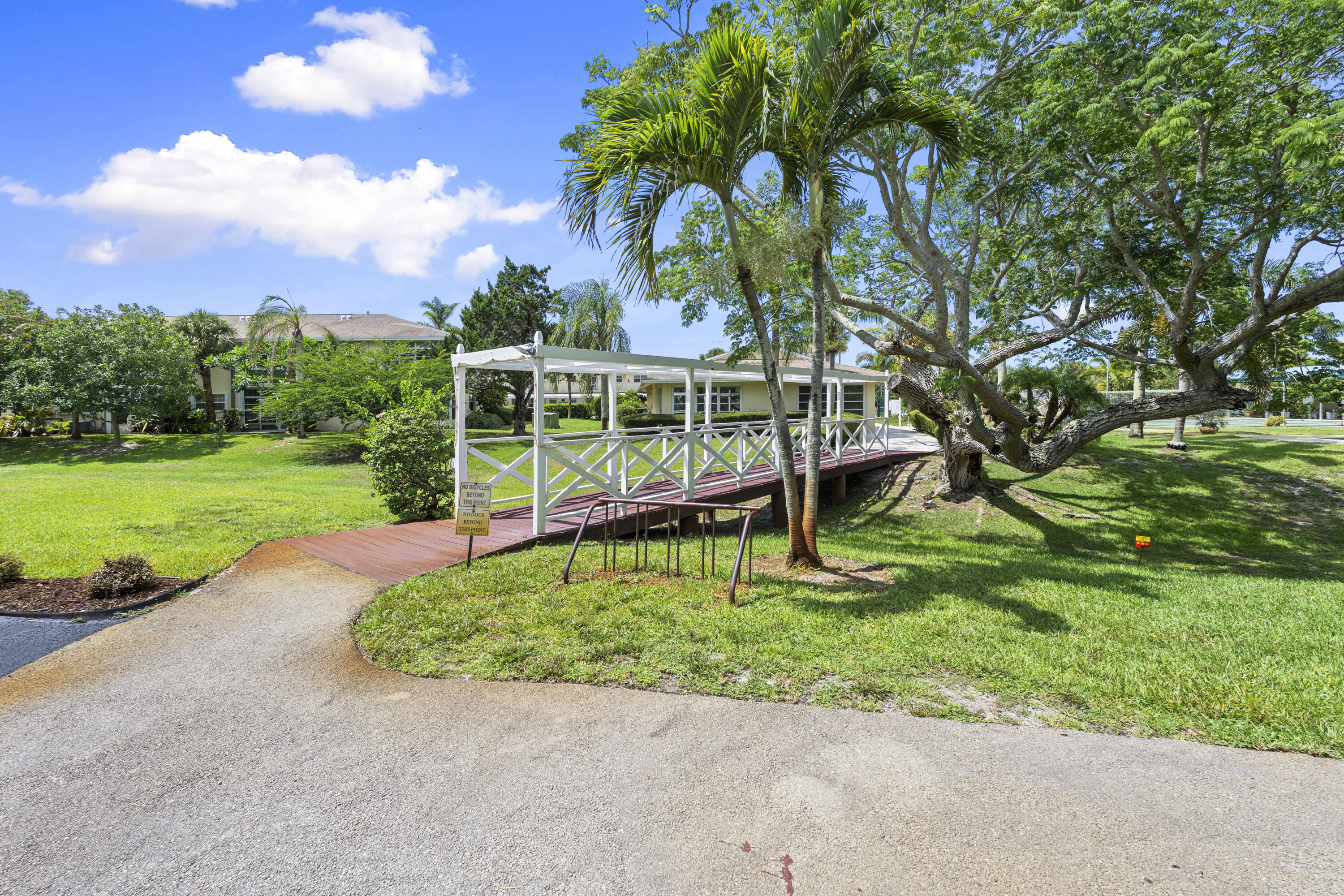 KINGSWOOD CONDO - Residential