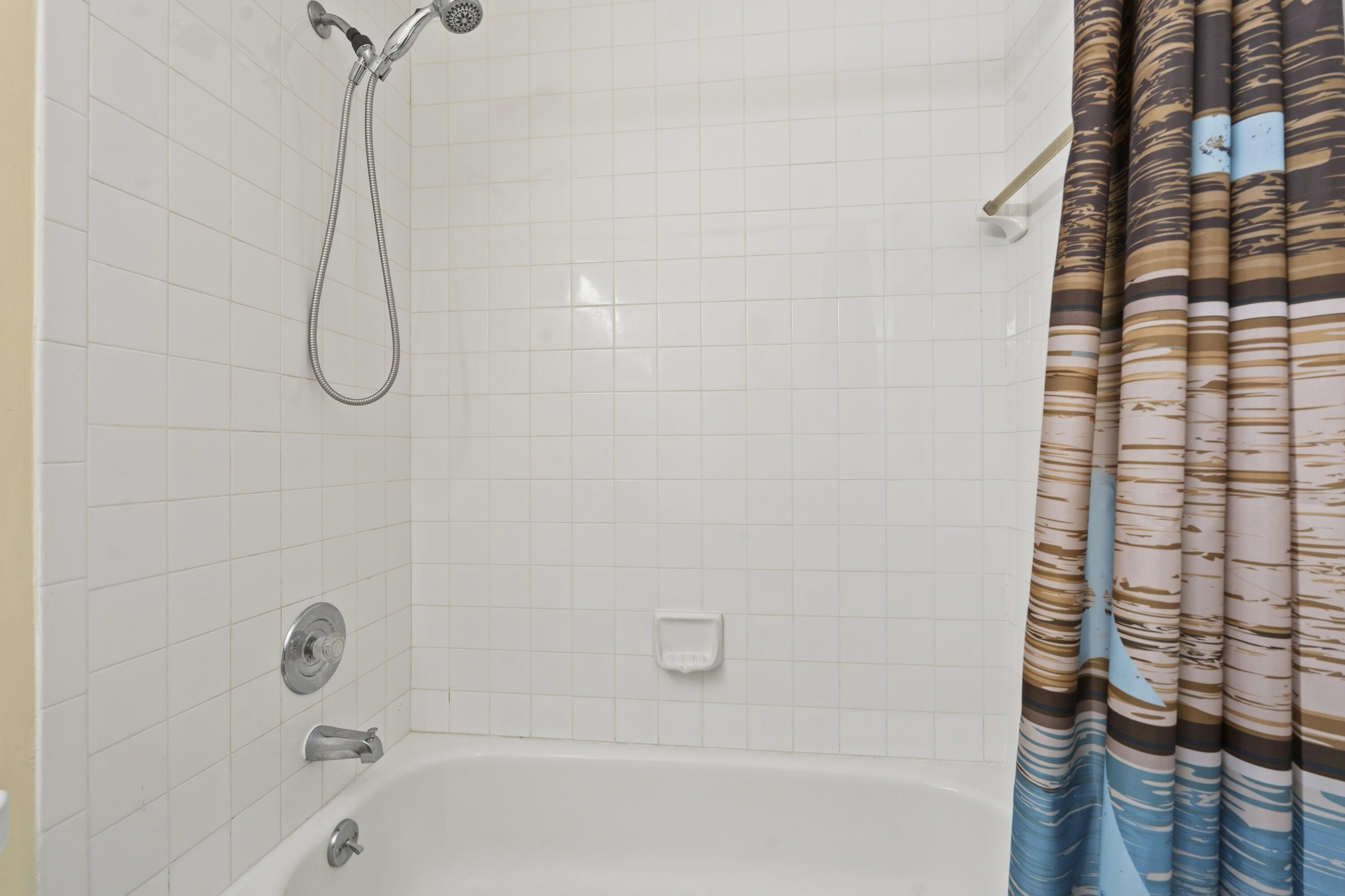 KINGSWOOD CONDO - Residential