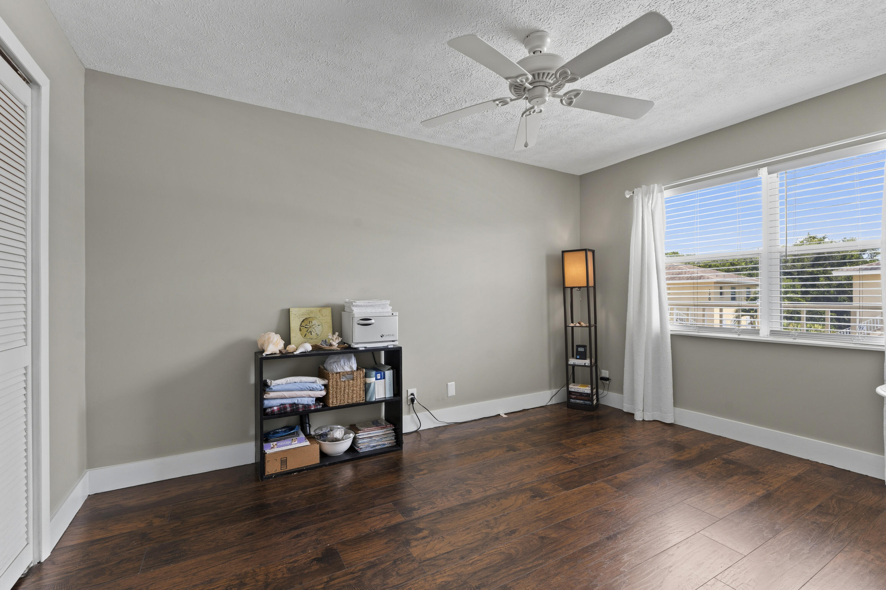 KINGSWOOD CONDO - Residential