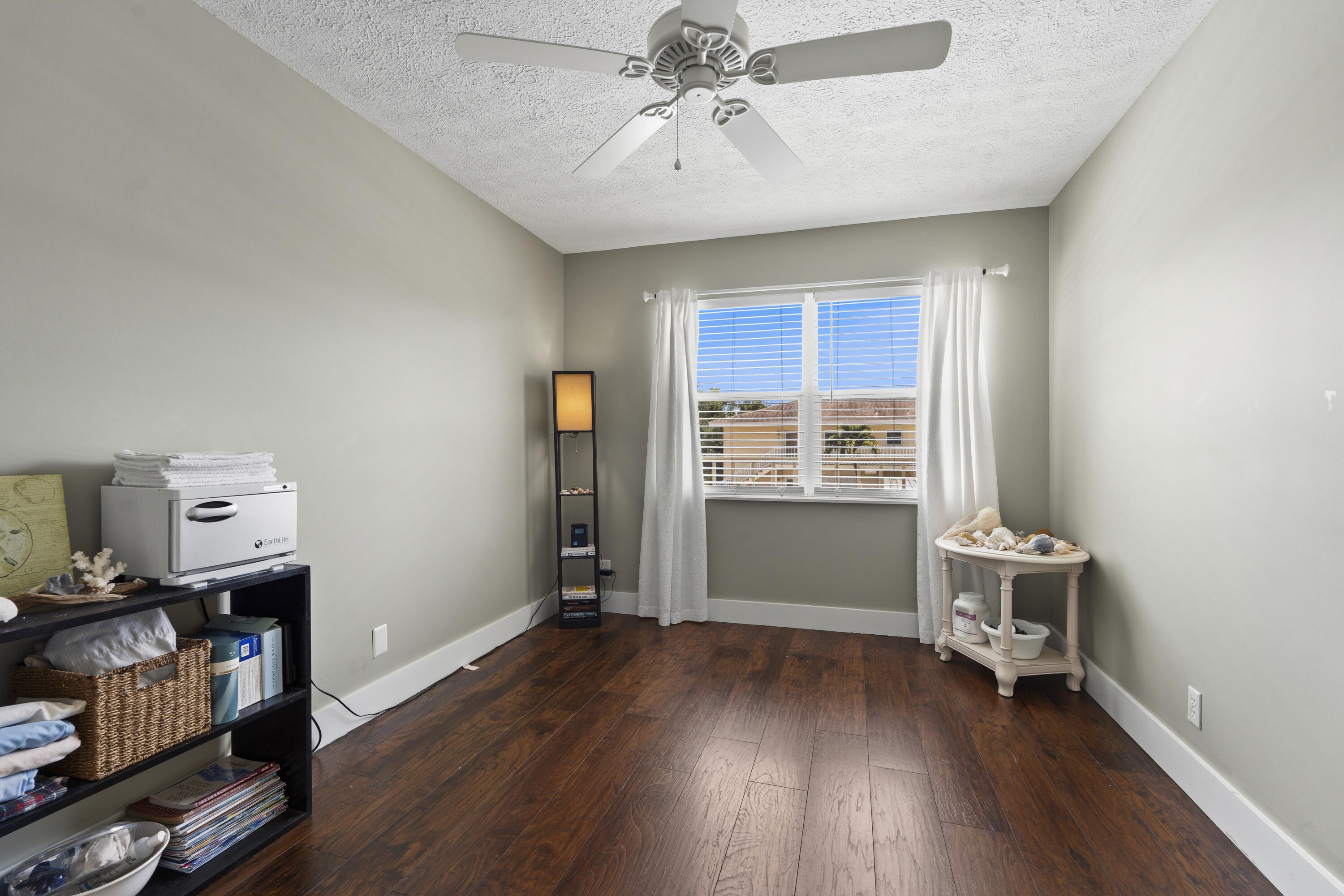 KINGSWOOD CONDO - Residential