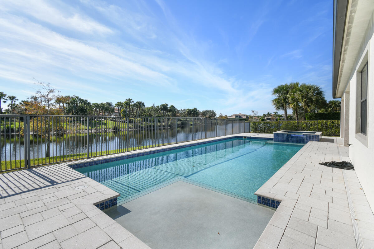 SONOMA ISLES - Residential