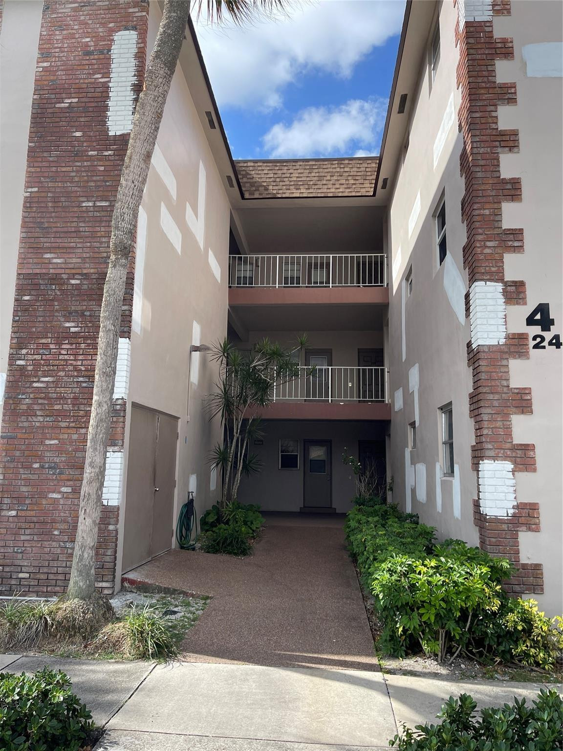 ARROWHEAD CONDO NO IV  UNIT 307 - Residential
