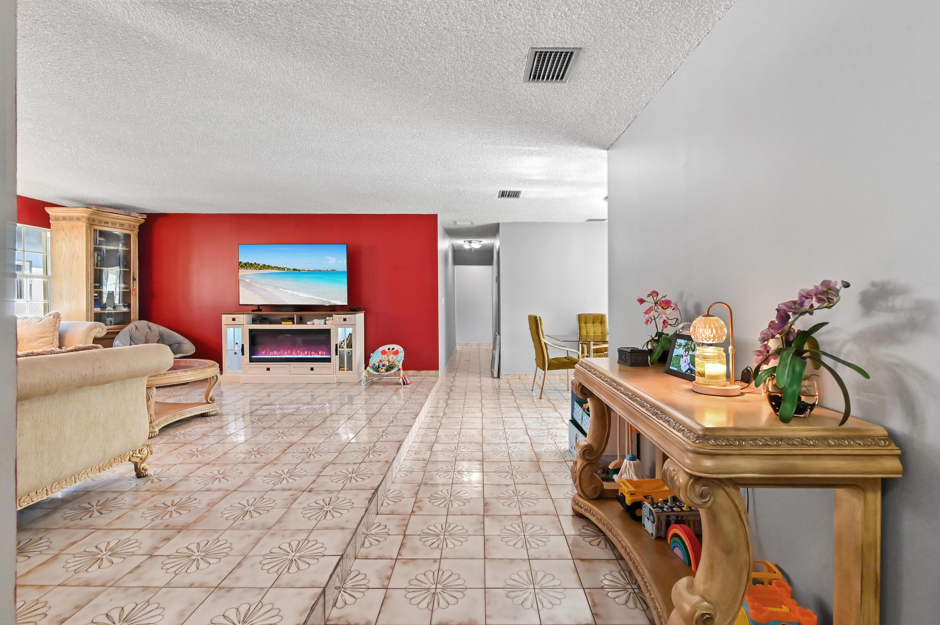 CORAL TERRACE - Residential