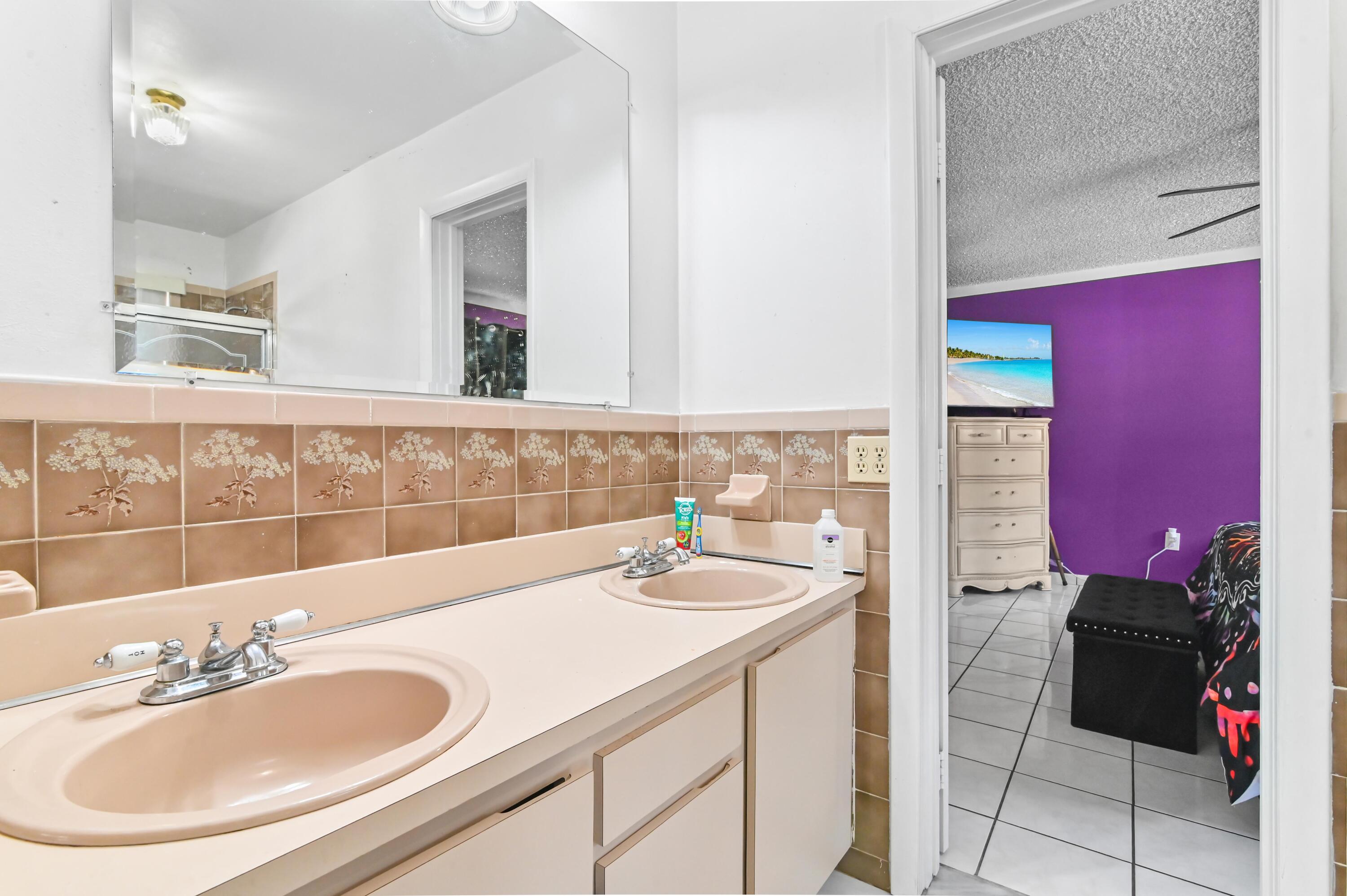 CORAL TERRACE - Residential